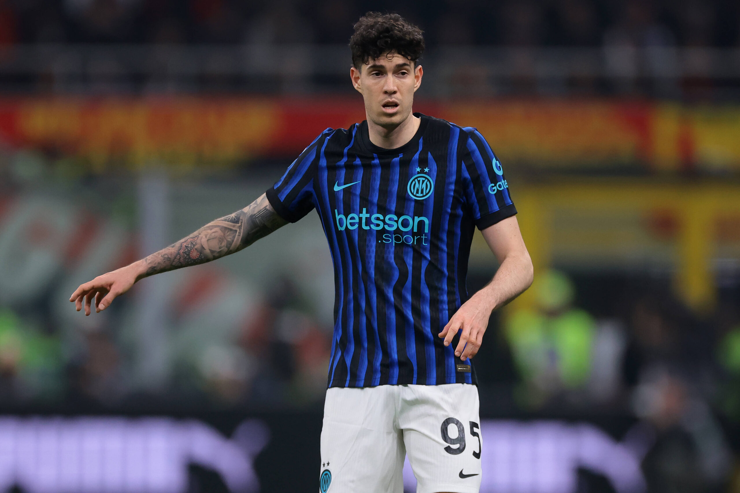 Bastoni durante Milan-Inter