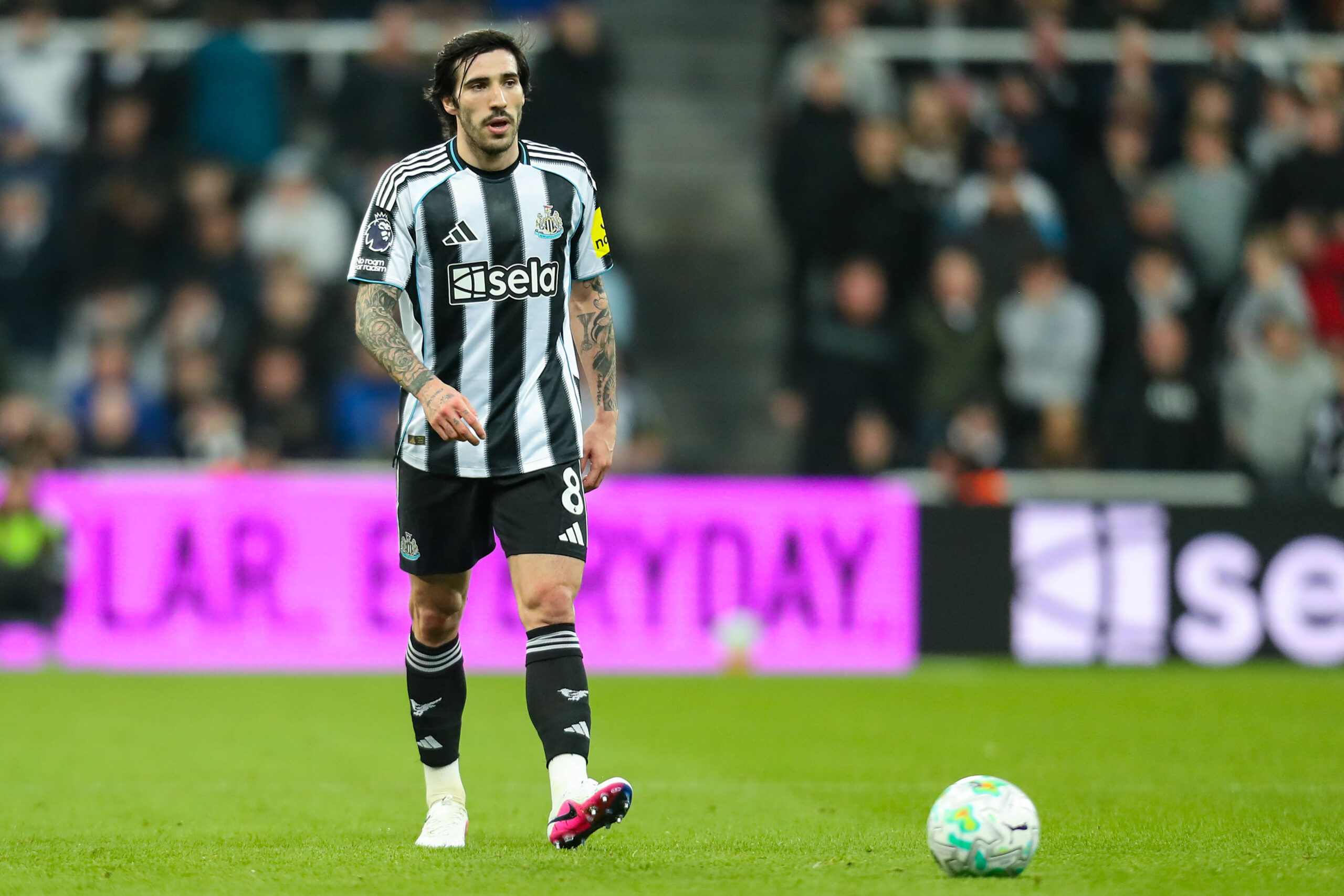 Tonali durante Newcastle-Manchester United