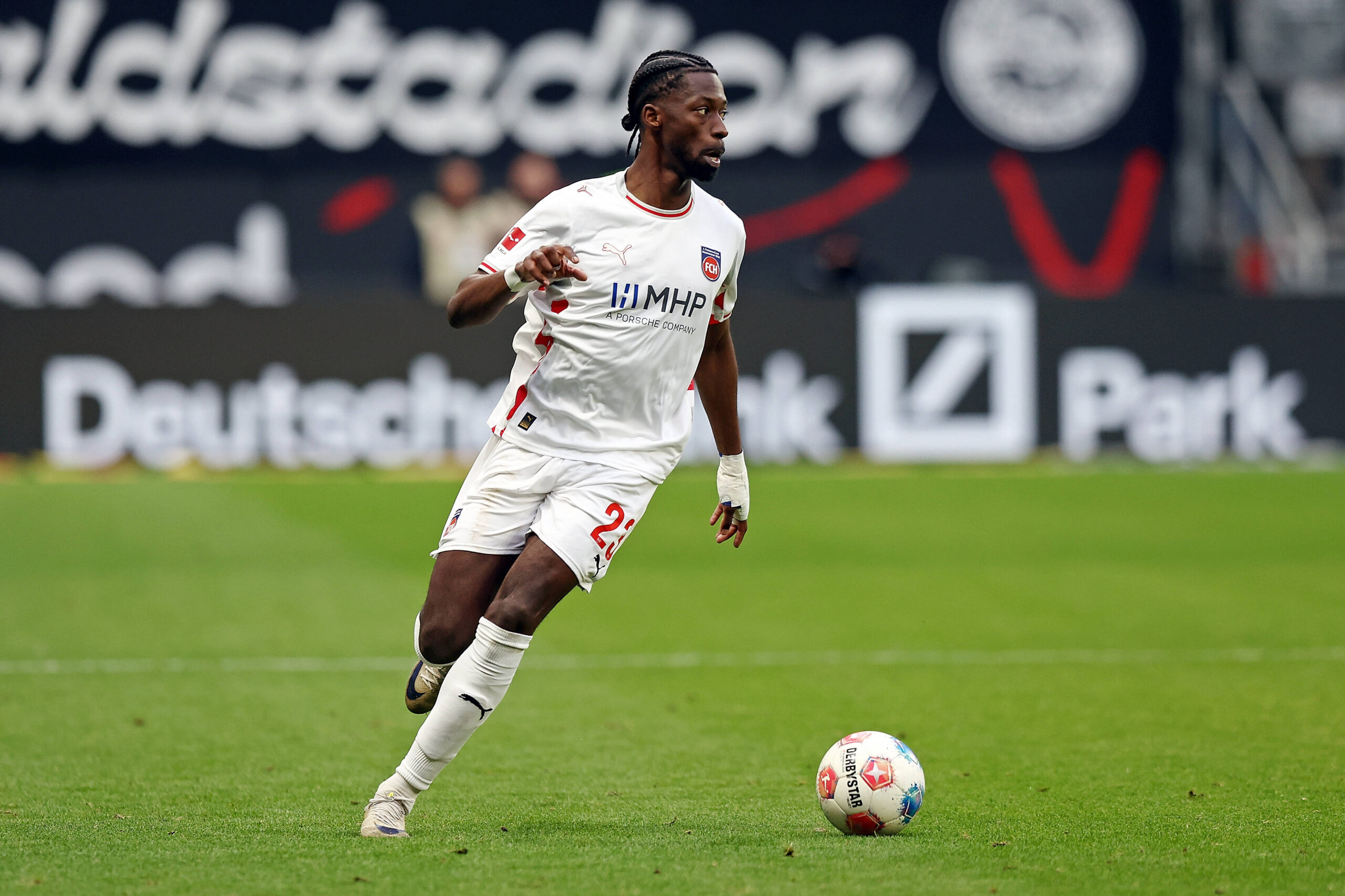 Omar Traore terzino che gioca in Bundesliga