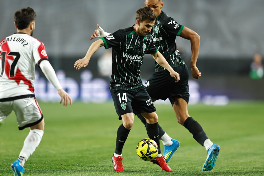 Aleix Febas centrocampista dell'Elche