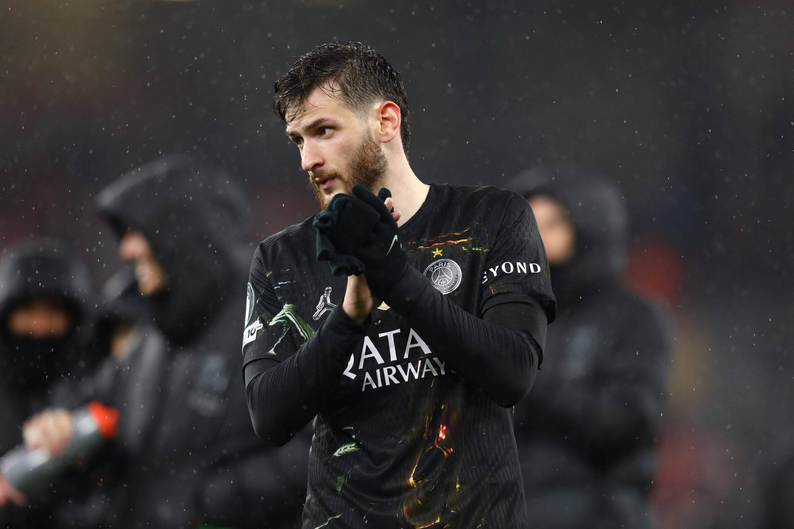 Kvaratskhelia in Liverpool-PSG