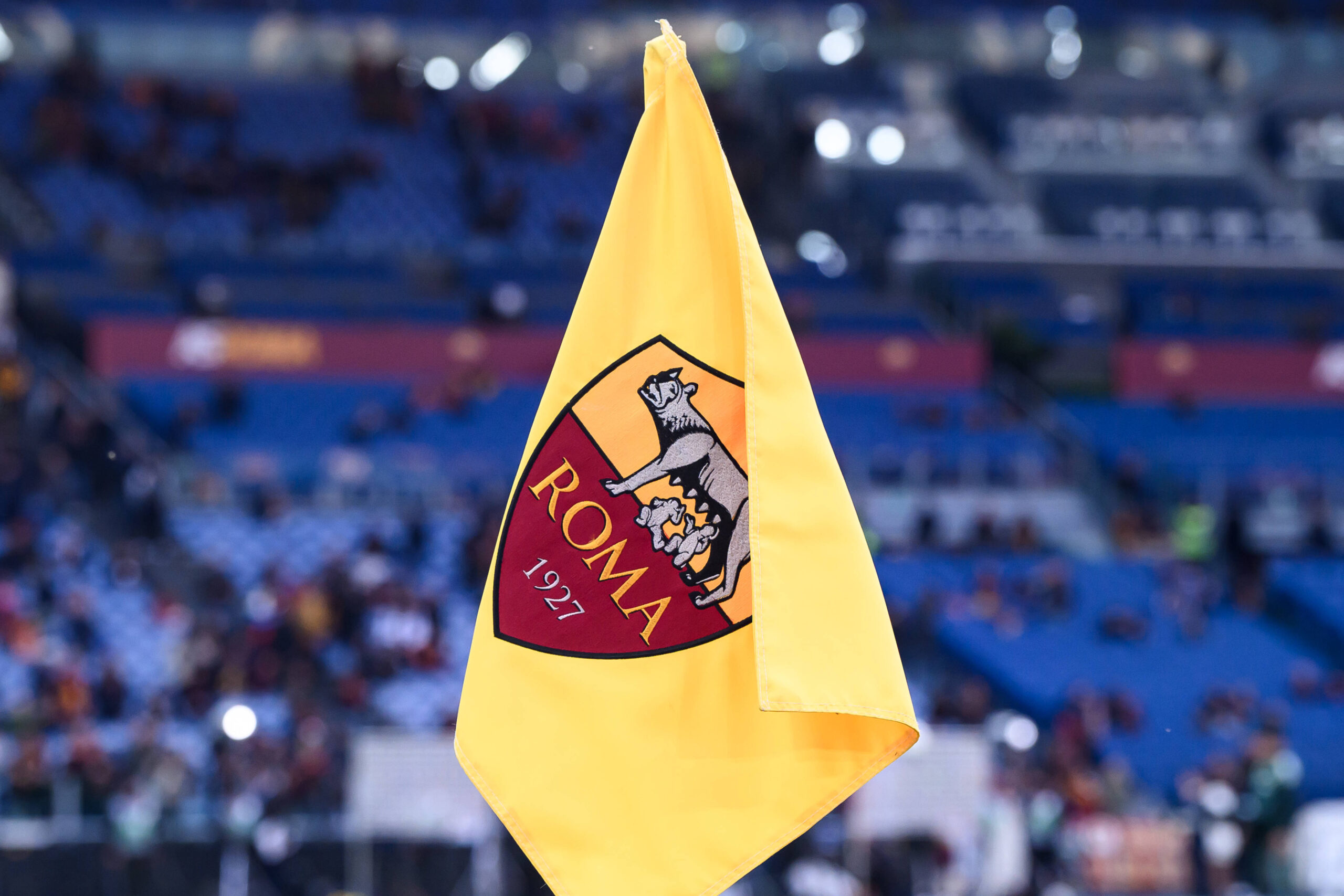 Logo Roma sulla bandierina