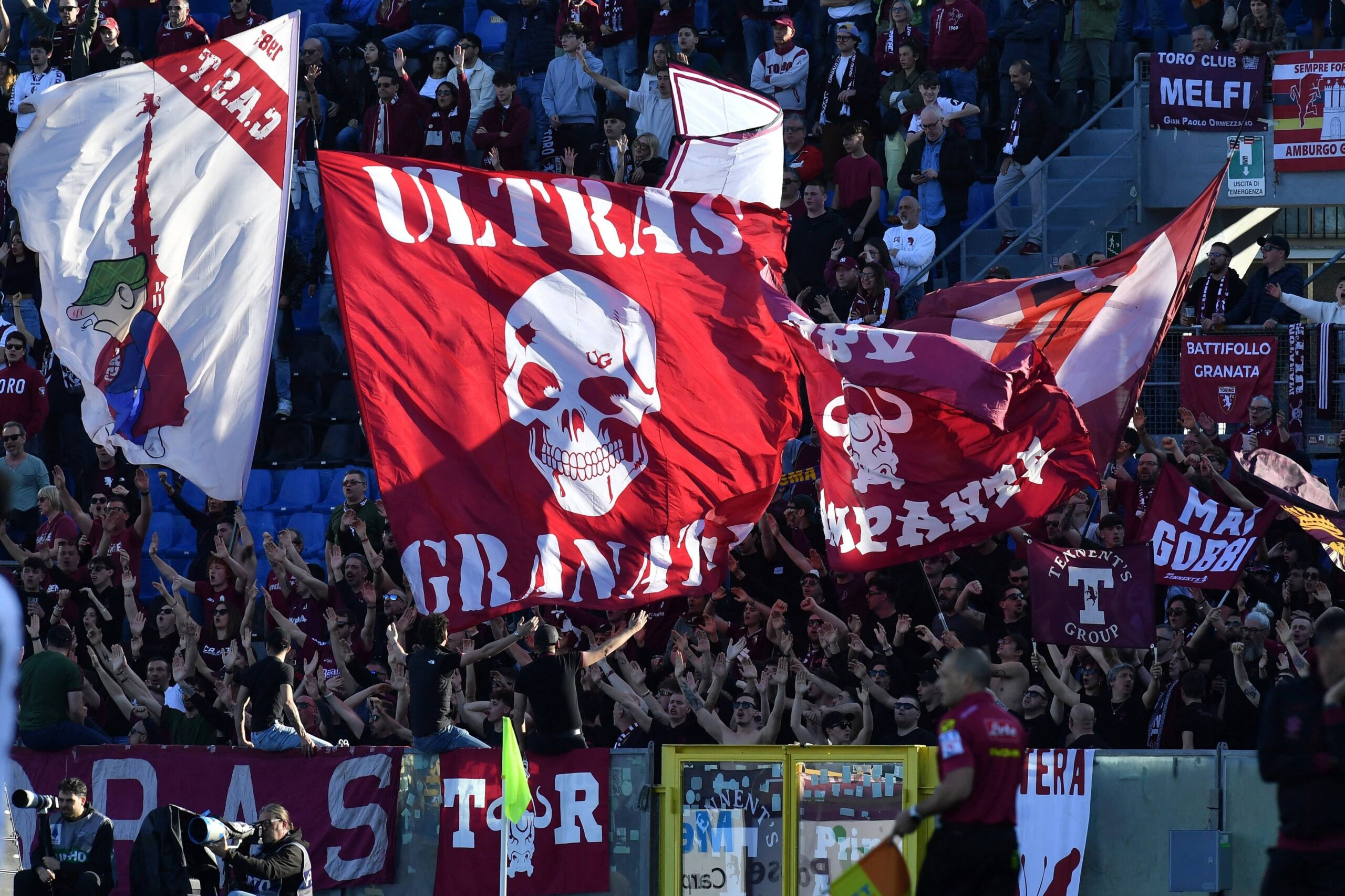 Tifosi del Torino a Pisa