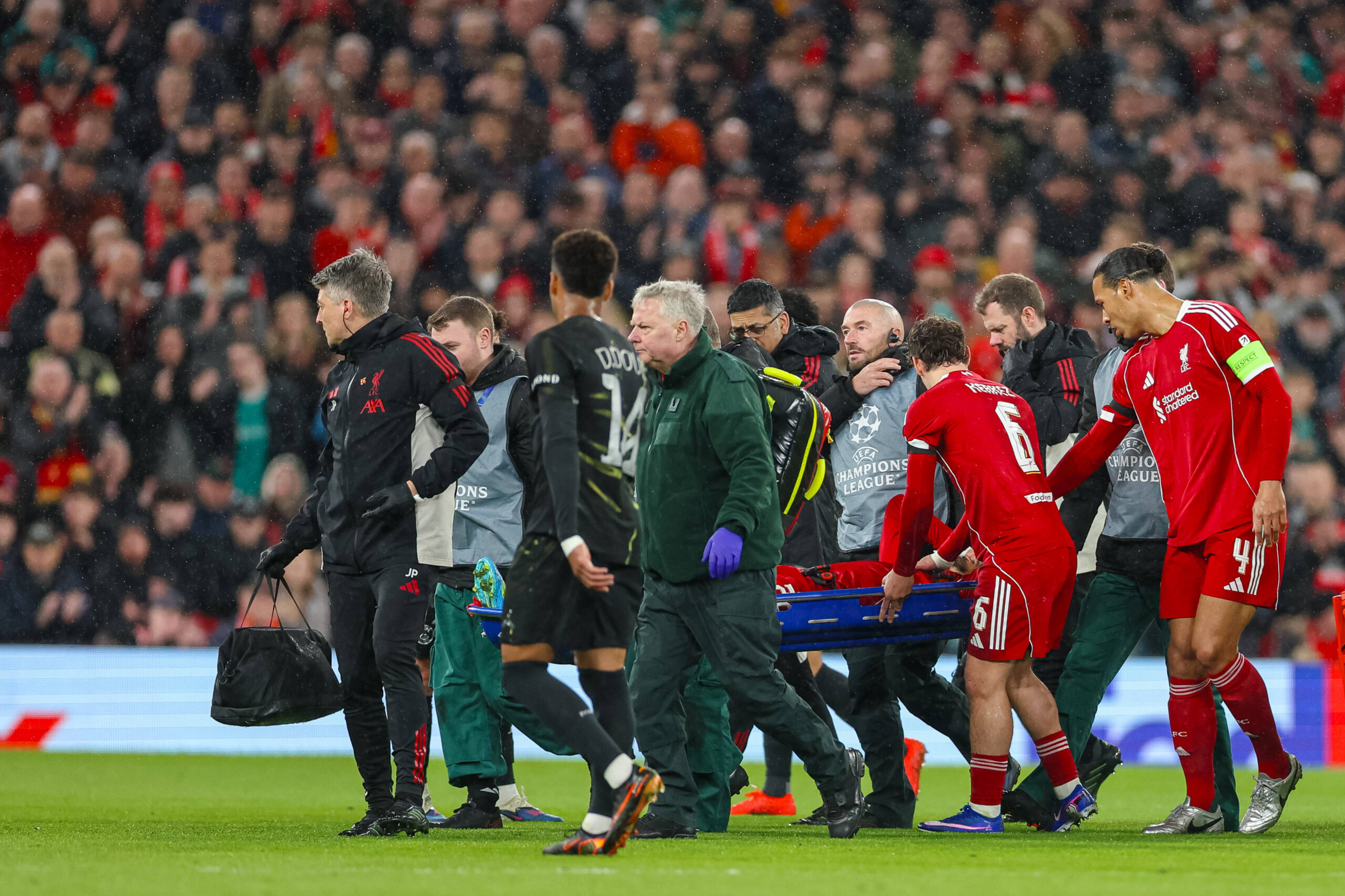 Infortunio Ekitike in Liverpool-PSG