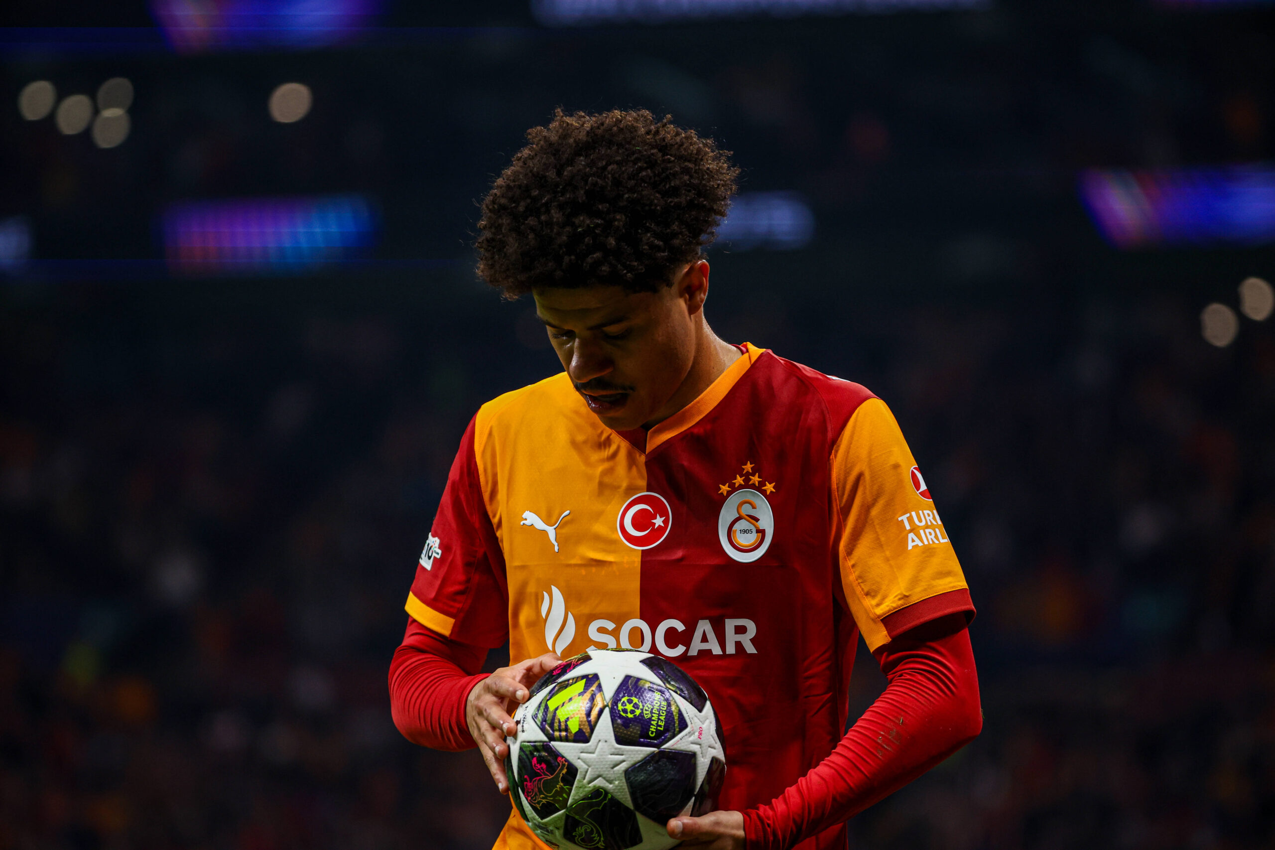 Gabriel Sara contro il Liverpool