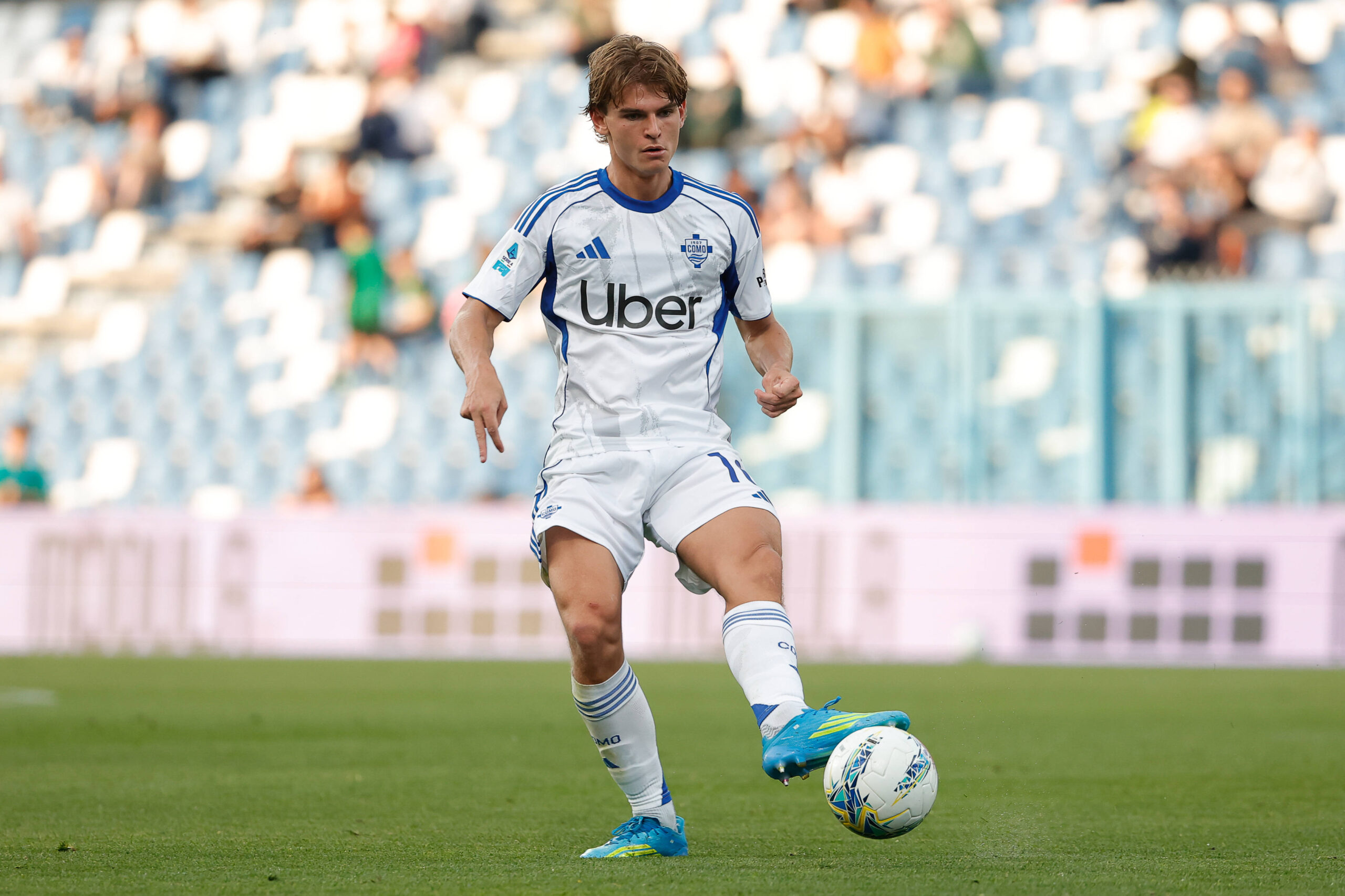Italian Serie A soccer match US Sassuolo Calcio vs Como 1907 in Reggio Emilia, Italy - 17 Apr 2026 Nico Paz of Como 1907 seen in action during the Italian Serie A soccer match US Sassuolo Calcio vs Como 1907 at Mapei Stadium-Città del Tricolore. Final score : US Sassuolo Calcio 2:1 Como 1907 Reggio Emilia Italy Copyright: xEmanuelexPennacchiox xSOPAxImagesx _PR15592