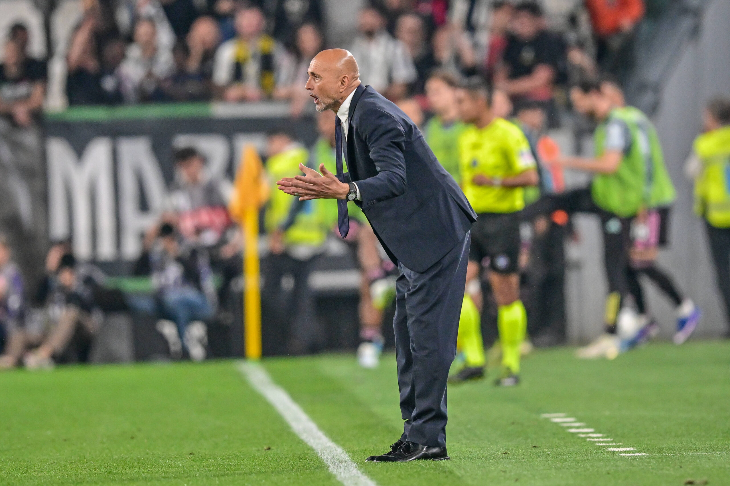 Juventus and Bologna at Allianz Stadium - 19 Apr 2026 Head coach Luciano Spalletti of Juventus seen during Serie A 2025 26 football match between Juventus and Bologna at Allianz Stadium. Final score; Juventus 2:0 Bologna. Turin Italy Copyright: xTommasoxFimianox xSOPAxImagesx Juventus-Bologna (133 di 174)