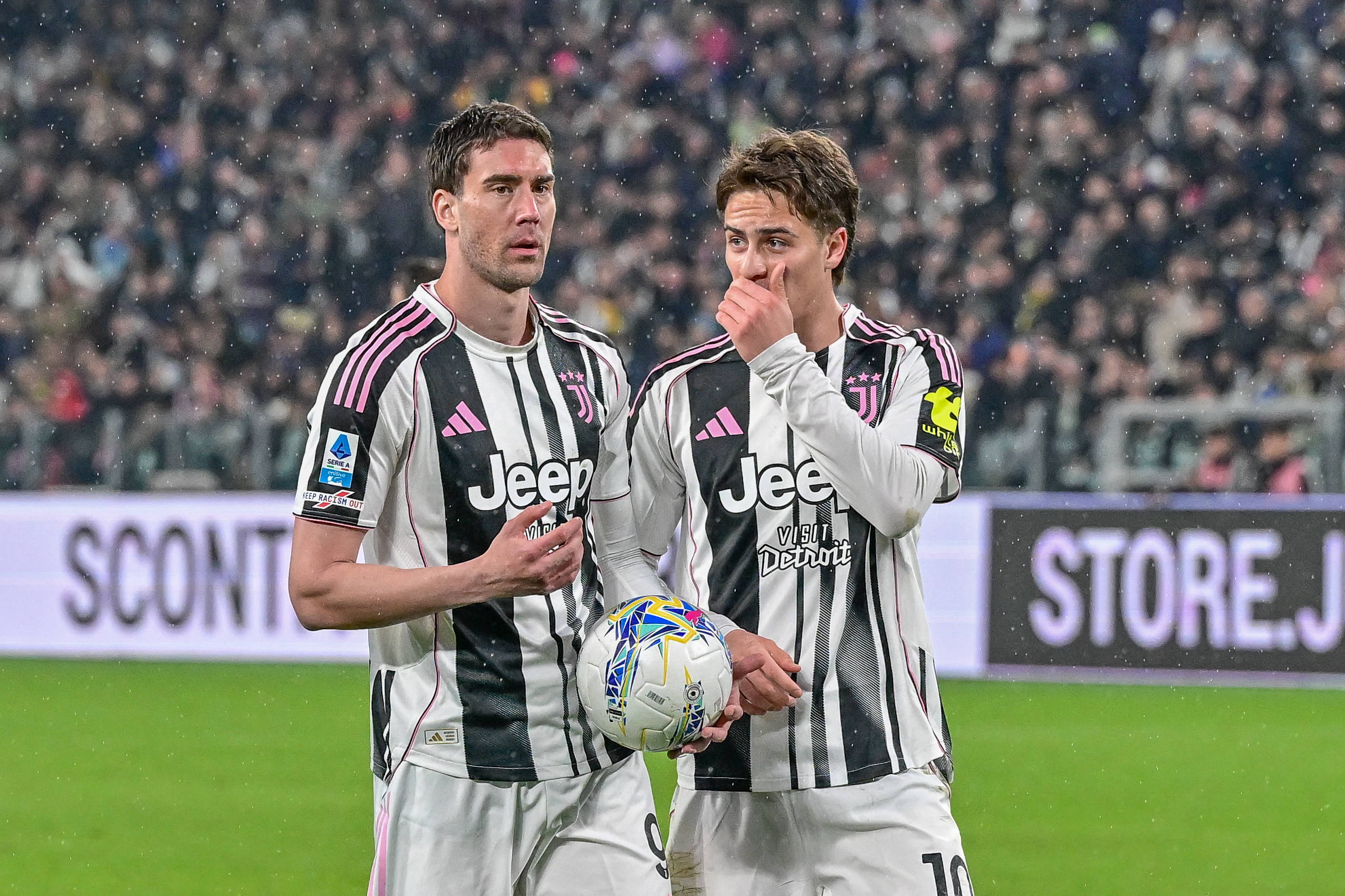Vlahovic e Yildiz duranta una partita della Juventus