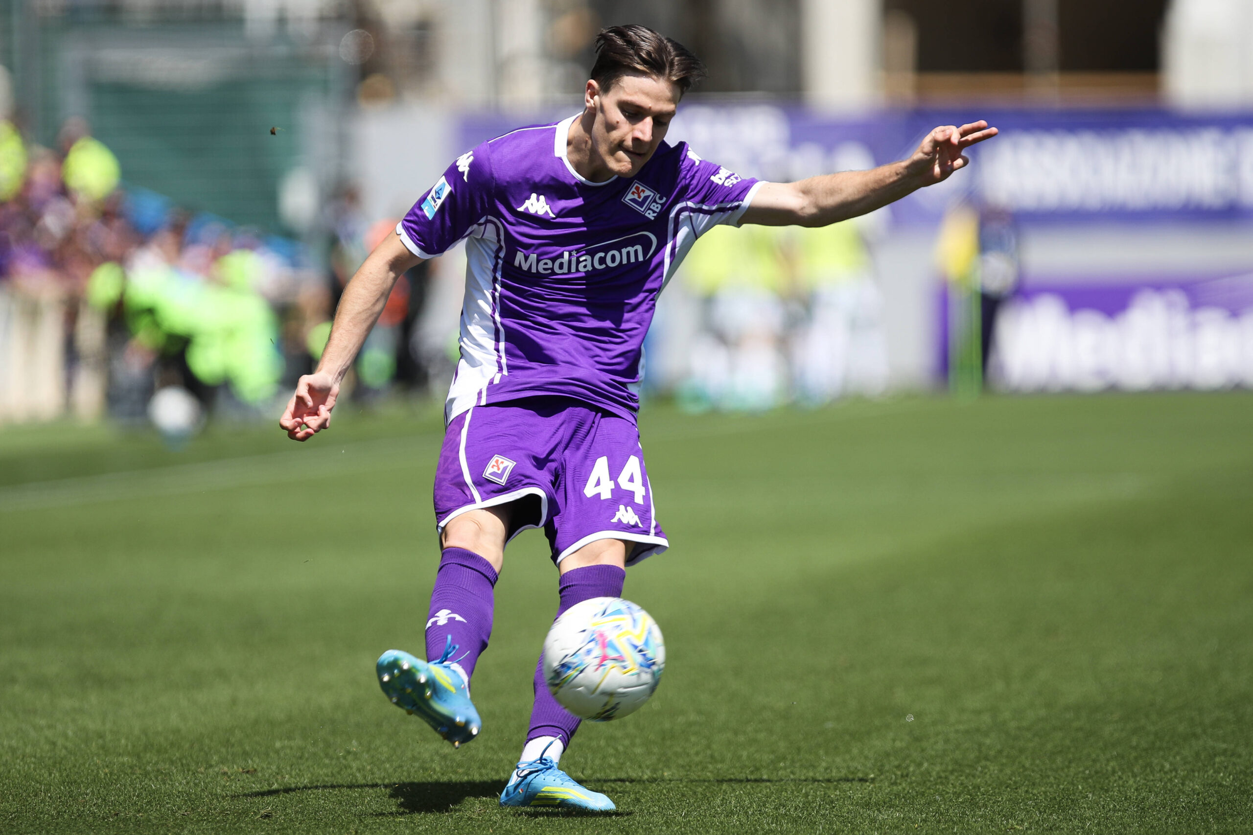 Nicolo Fagioli in azione con la Fiorentina