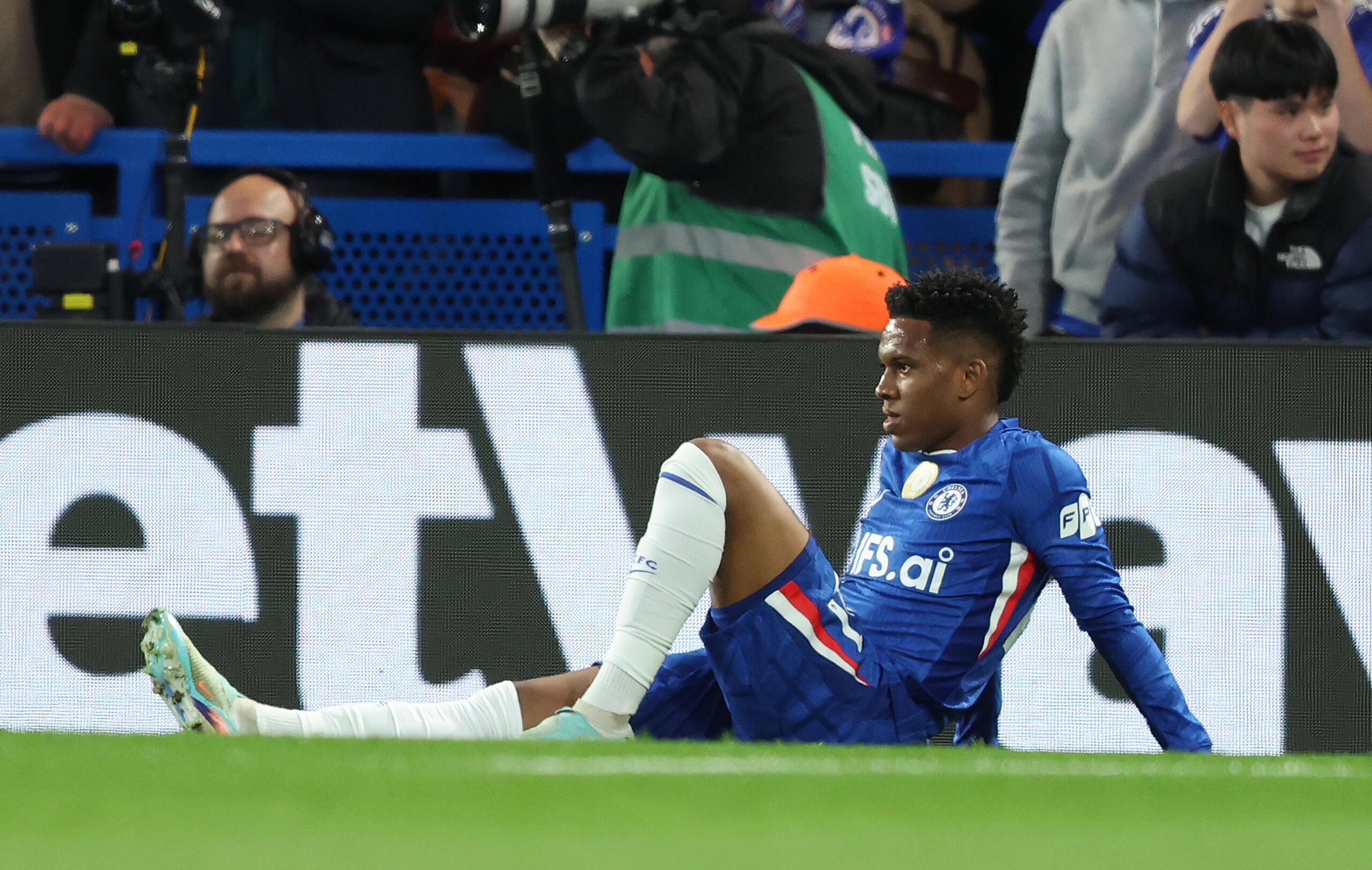 Infortunio Estevao contro il Manchester United