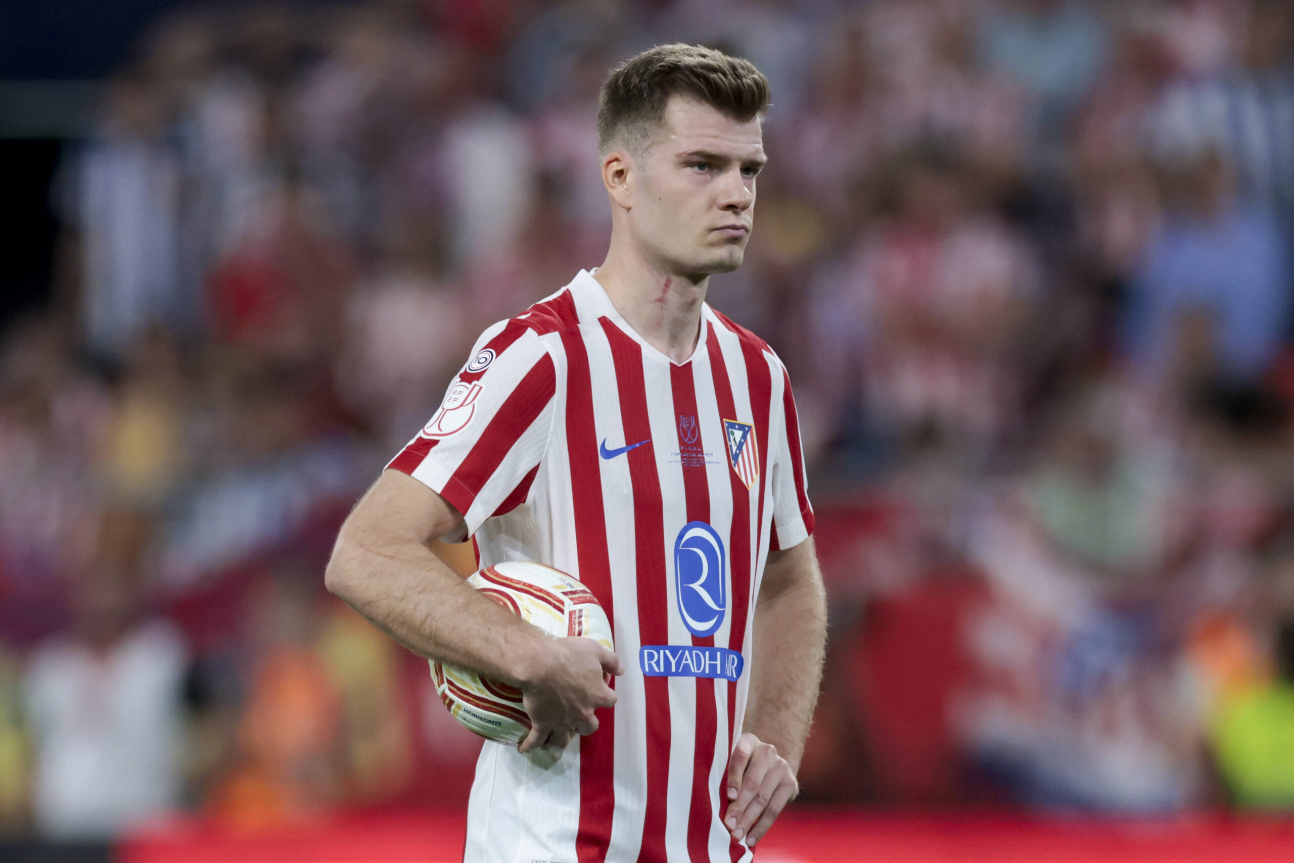 Sorloth con la maglia dell'Atletico Madrid