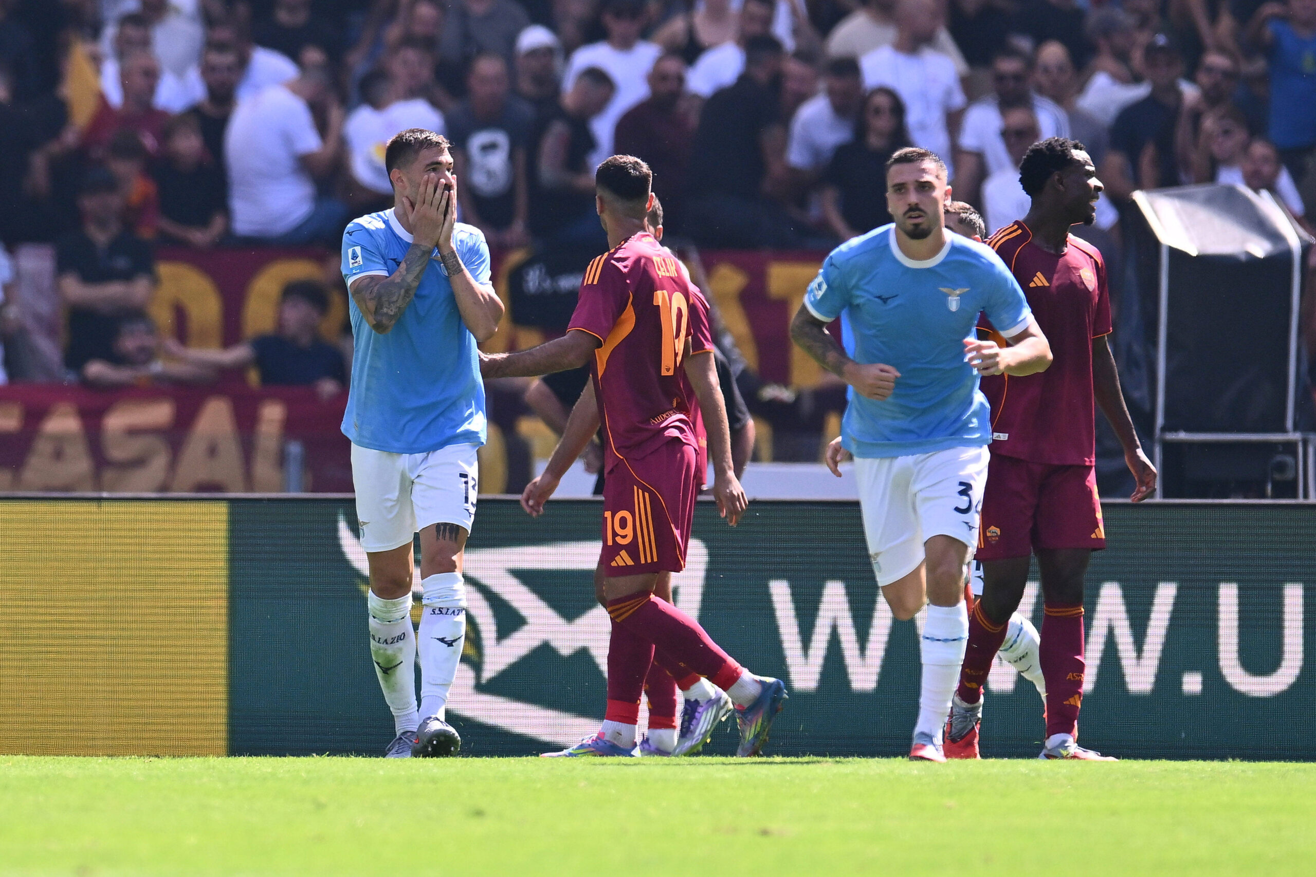 Il derby di andata tra Lazio e Roma