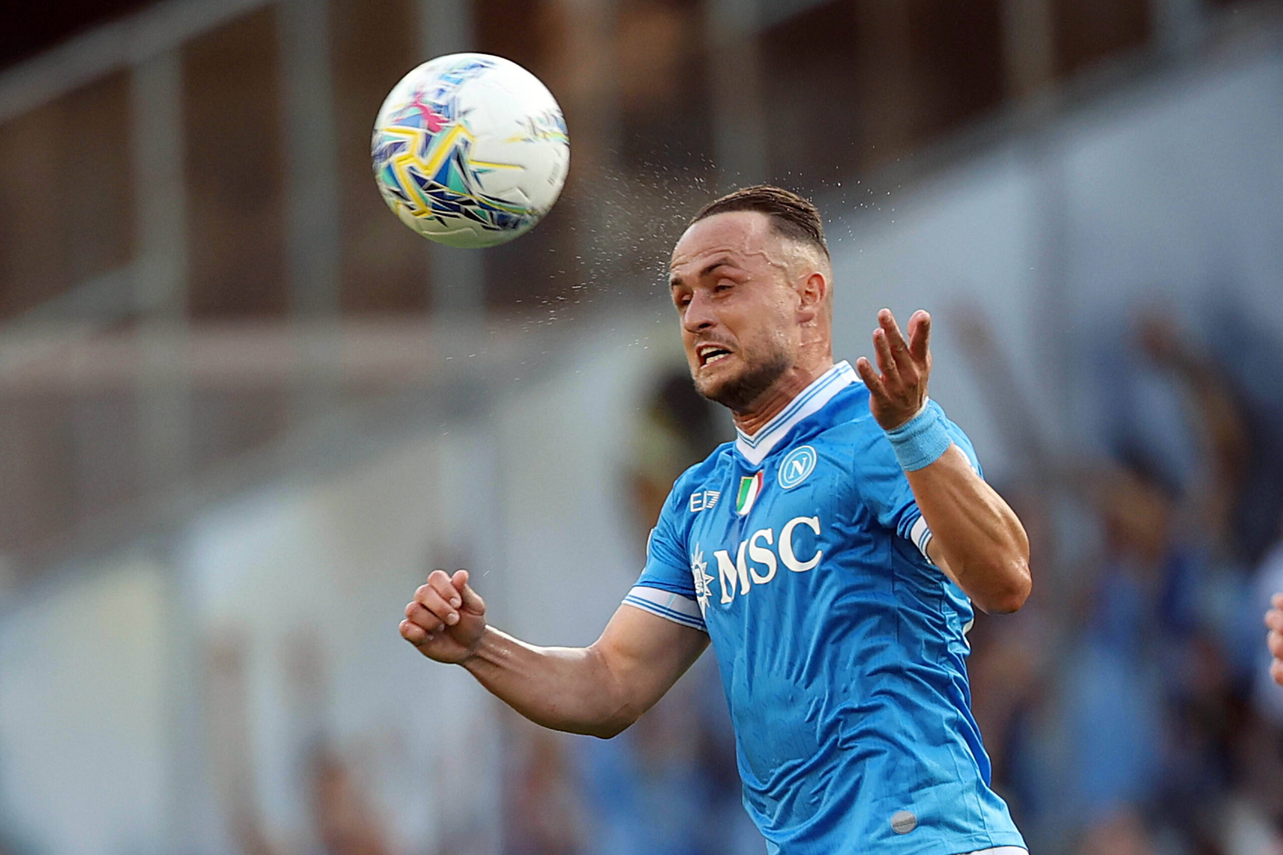 Stanislav Lobotka in azione con il Napoli