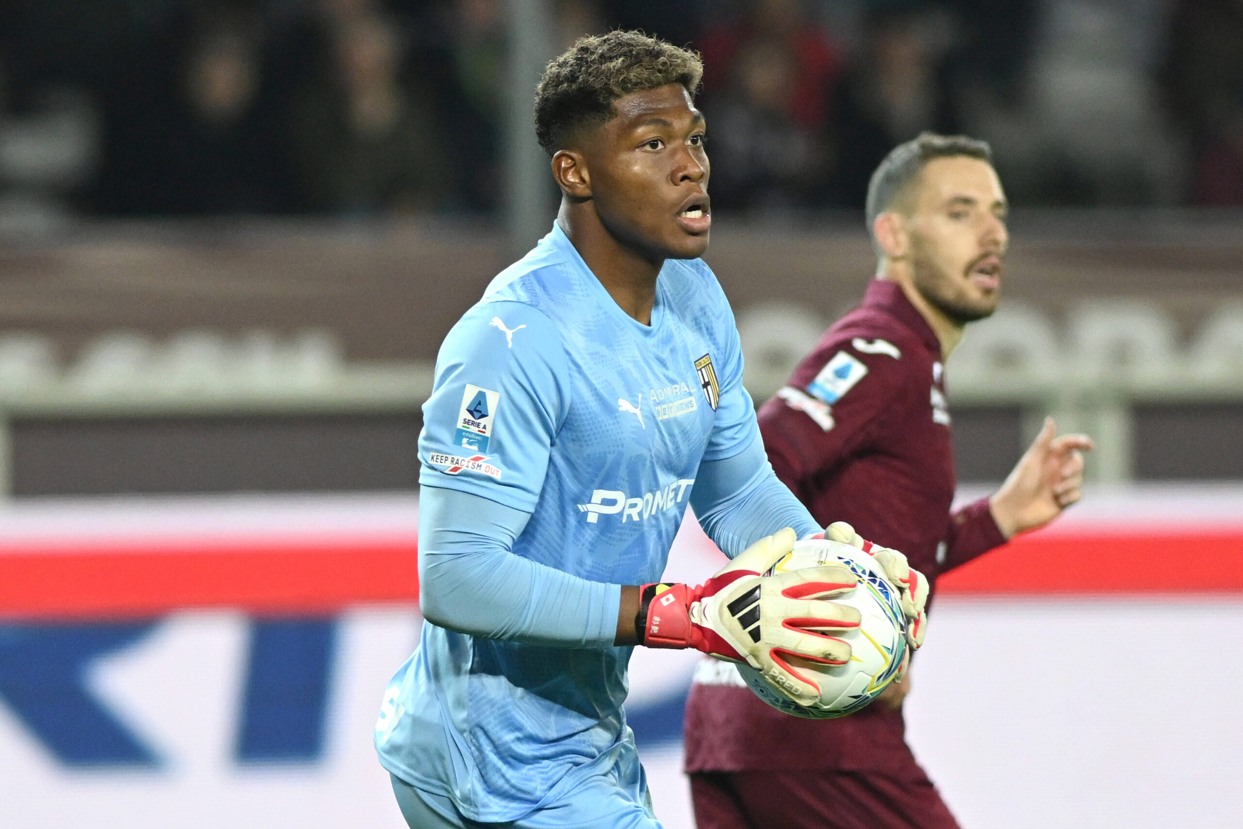 Zion Suzuki, portiere del Parma