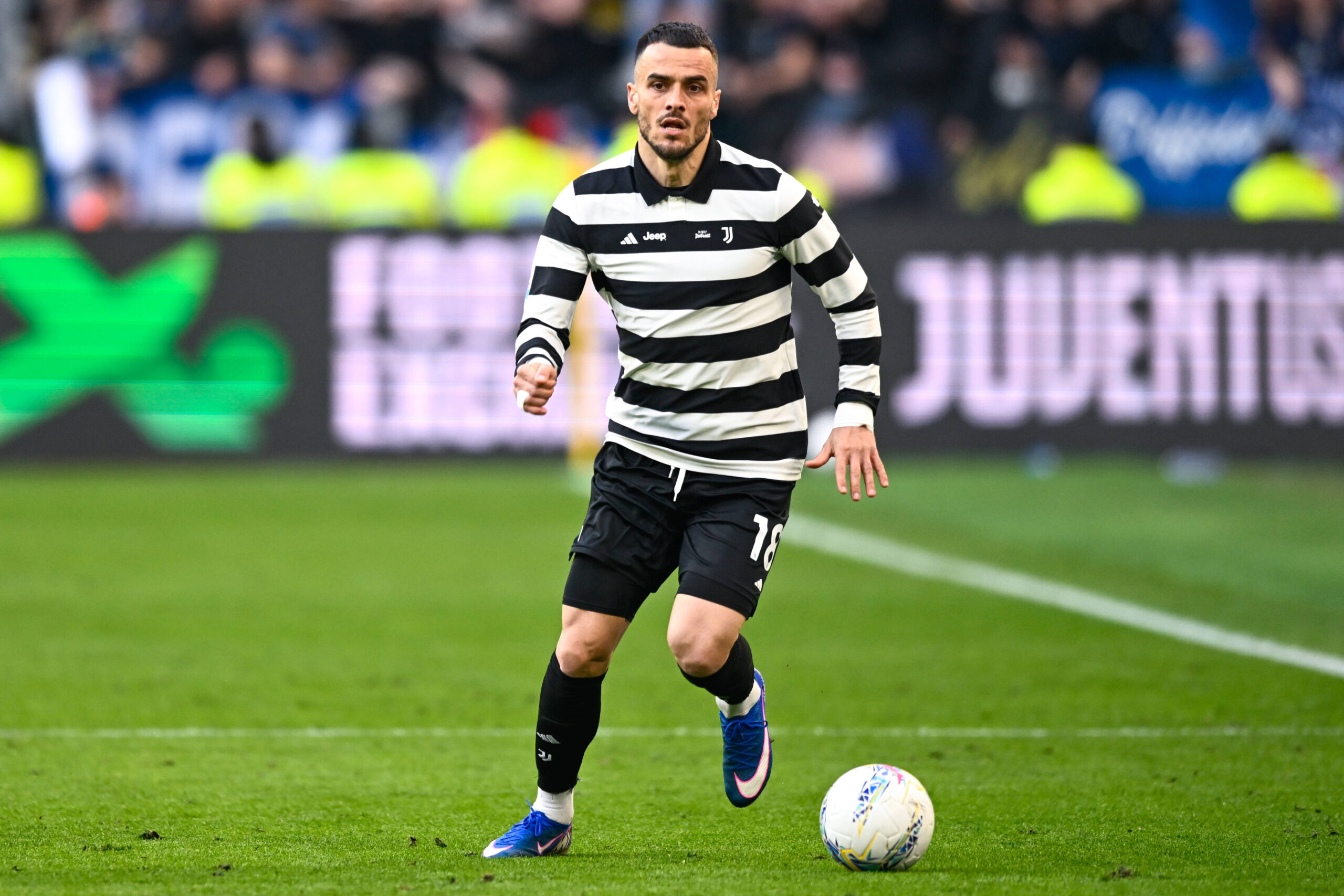 Kostic durante Juventus-Como