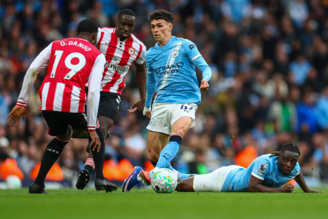 Phil Foden in azione con il Manchester City