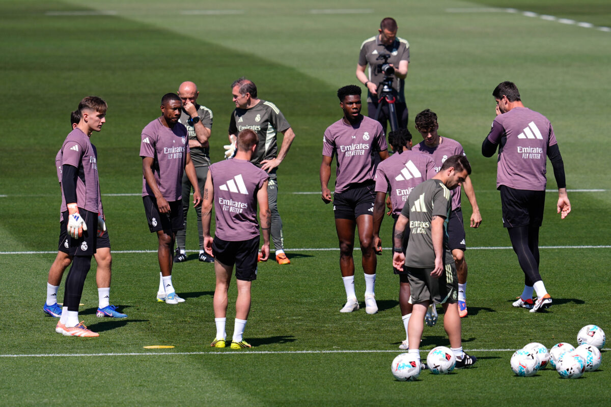 Il Real Madrid in una sessione di "torello"