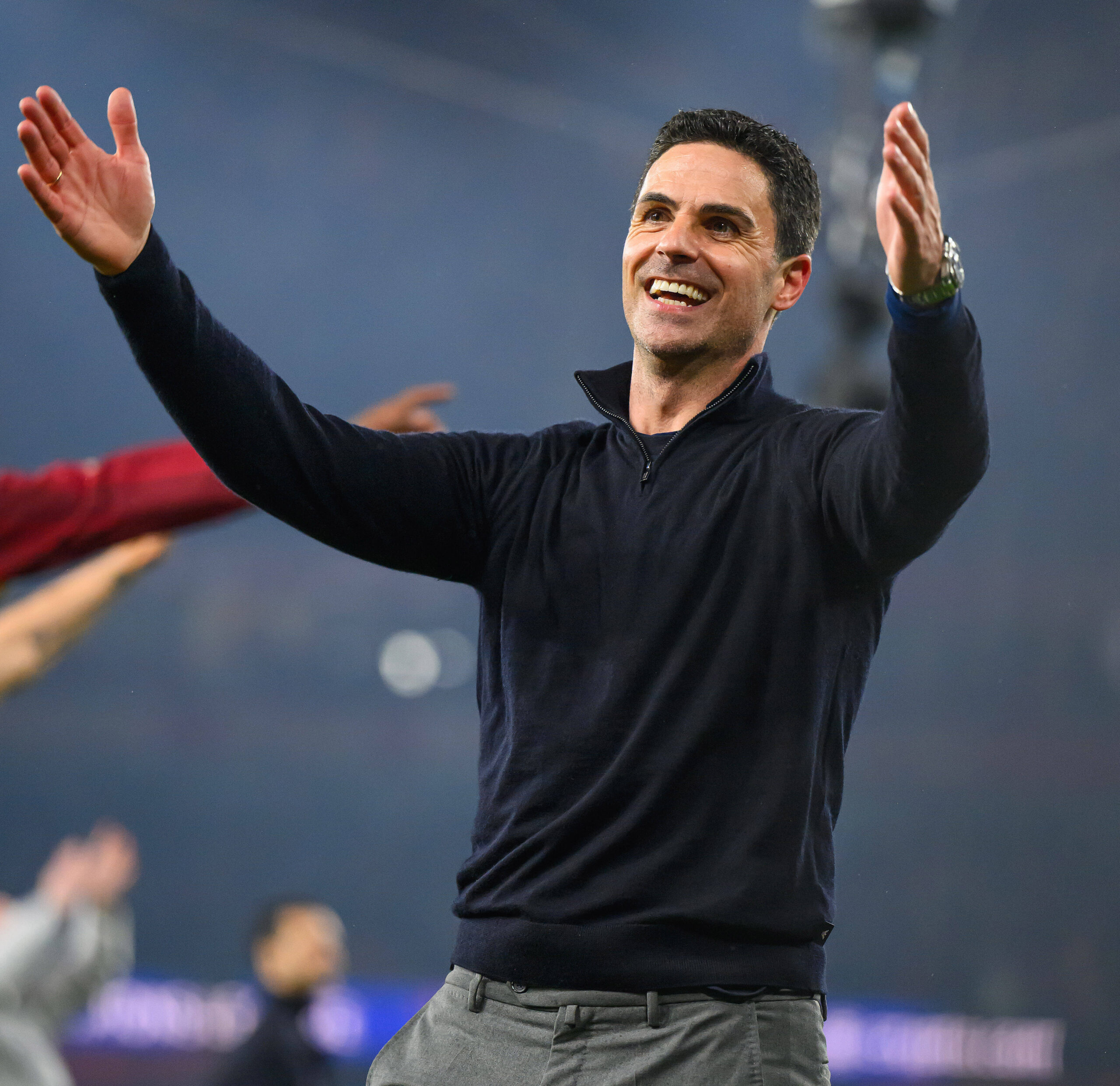Arteta esulta dopo la conquista della Premier