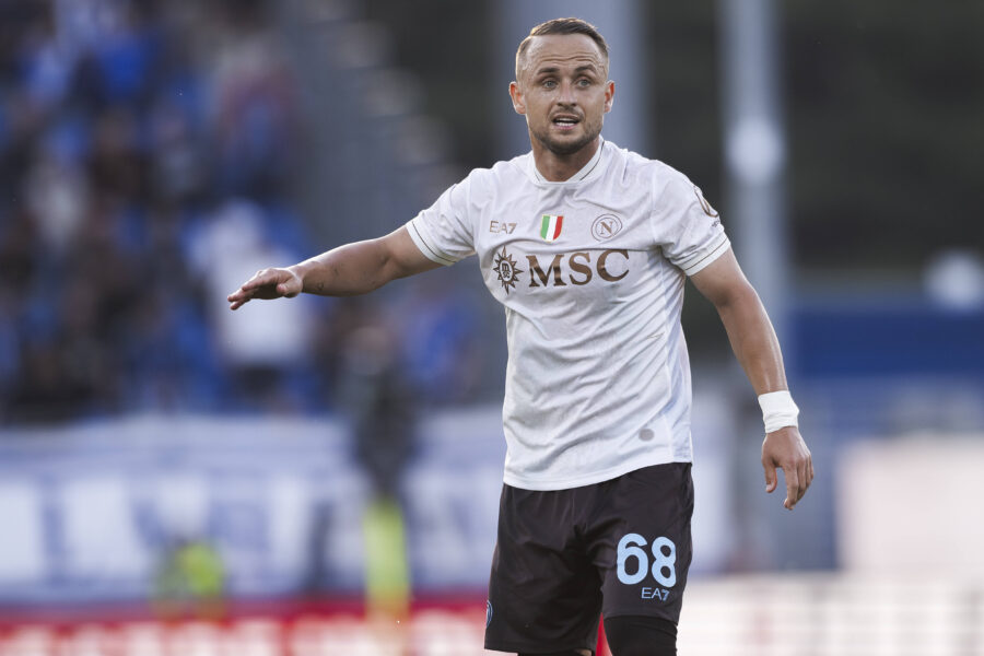 Stanislav Lobotka in azione durante Como-Napoli