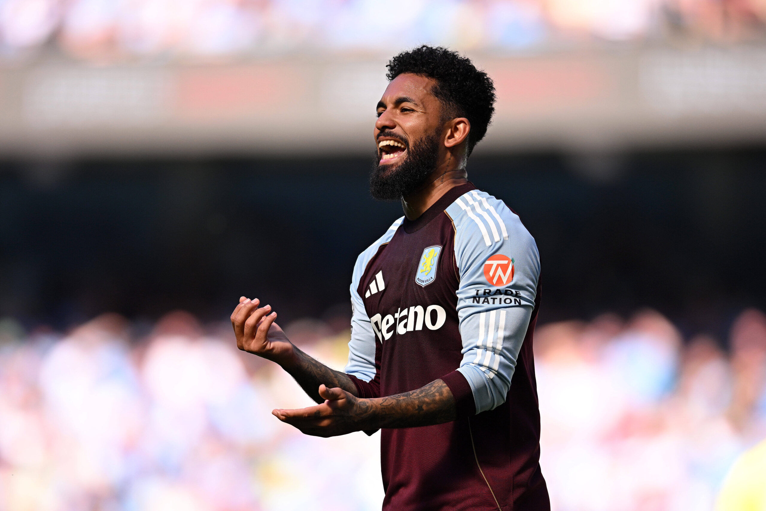 Douglas Luiz di ritorno alla Juve dopo il prestito all'Aston Villa