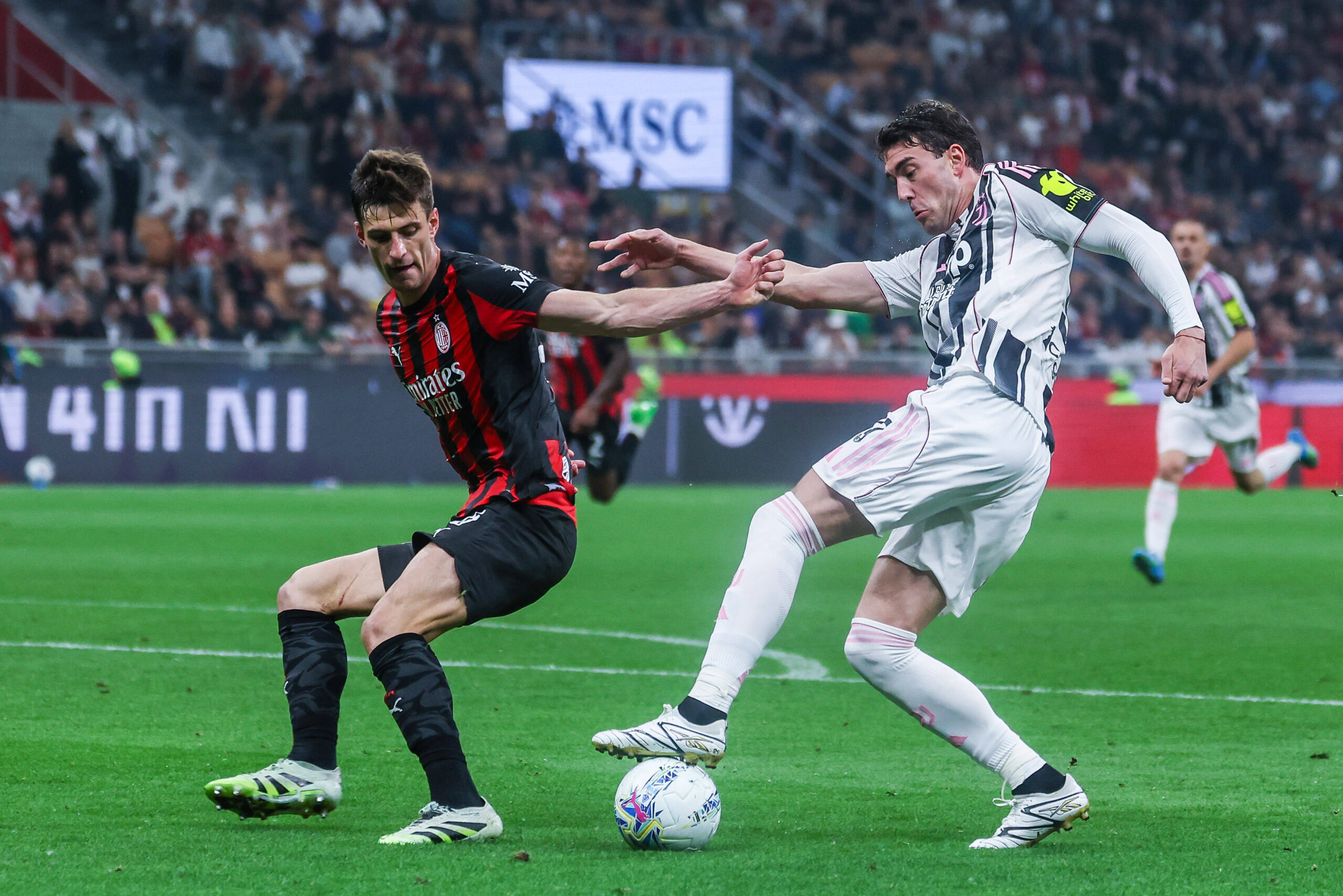 Dusan Vlahovic in Milan-Juventus