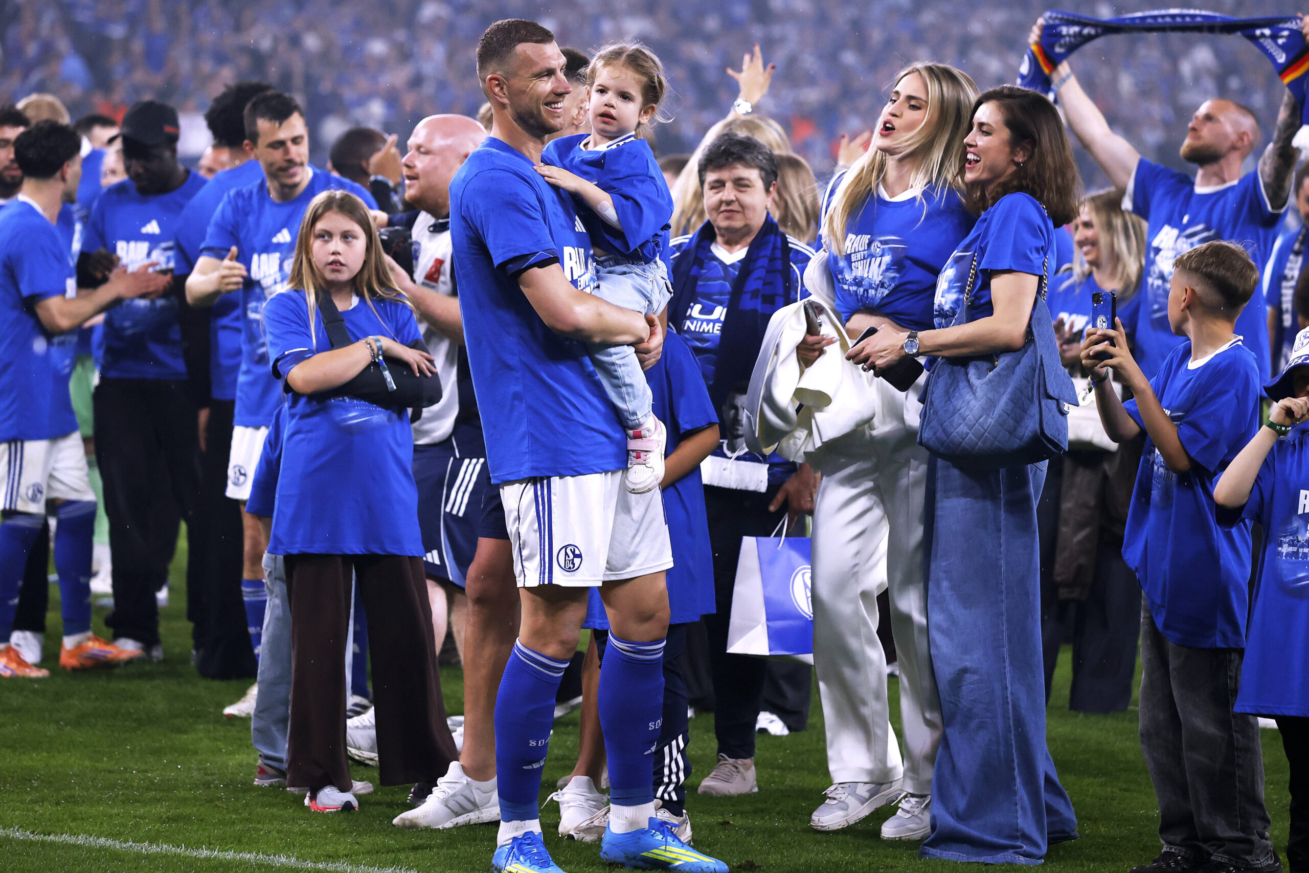 Dzeko promosso in Bundesliga con lo Schalke