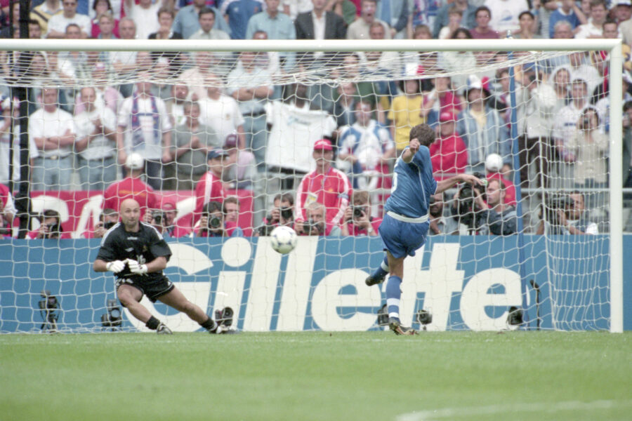 Costacurta e il rigore contro Barthez