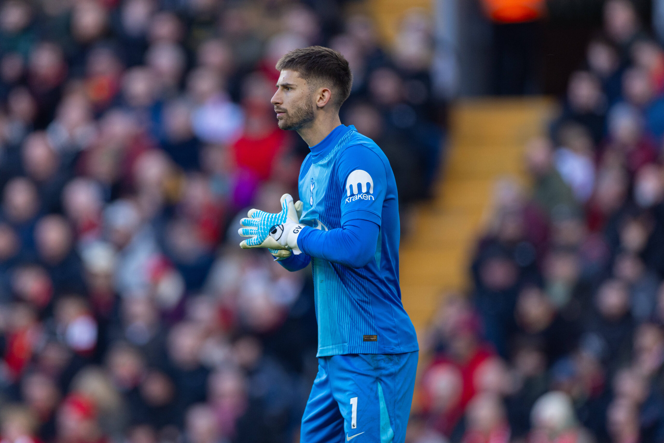 Football - FA Premier League - Liverpool FC v Tottenham Hotspur FC LIVERPOOL, ENGLAND - Sunday, March 15, 2026: Tottenham Hotspur s goalkeeper Guglielmo Vicario during the FA Premier League match between Liverpool FC and Tottenham Hotspur FC at Anfield. (Photo by David Rawcliffe Propaganda) LIVERPOOL Anfield MERSEYSIDE ENGLAND PUBLICATIONxNOTxINxUK Copyright: xDavidxRawcliffex P2026-03-15-Liverpool_Tottenham-56
