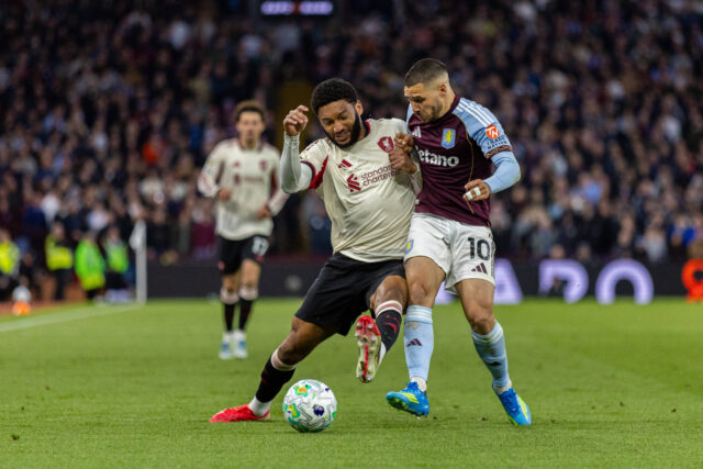Joe Gomez in azione con il Liverpool