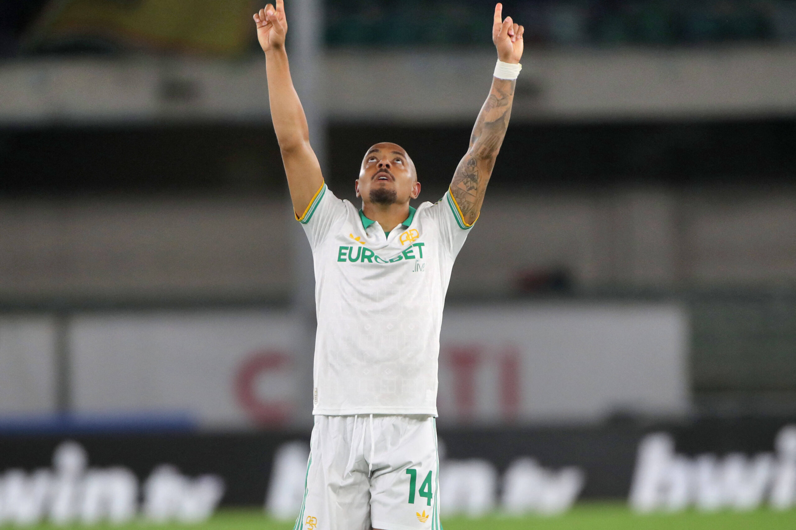 Donyell Malen riscattato dalla Roma