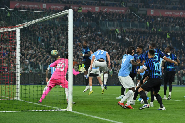 L'autogoal di Marusic in Lazio-Inter