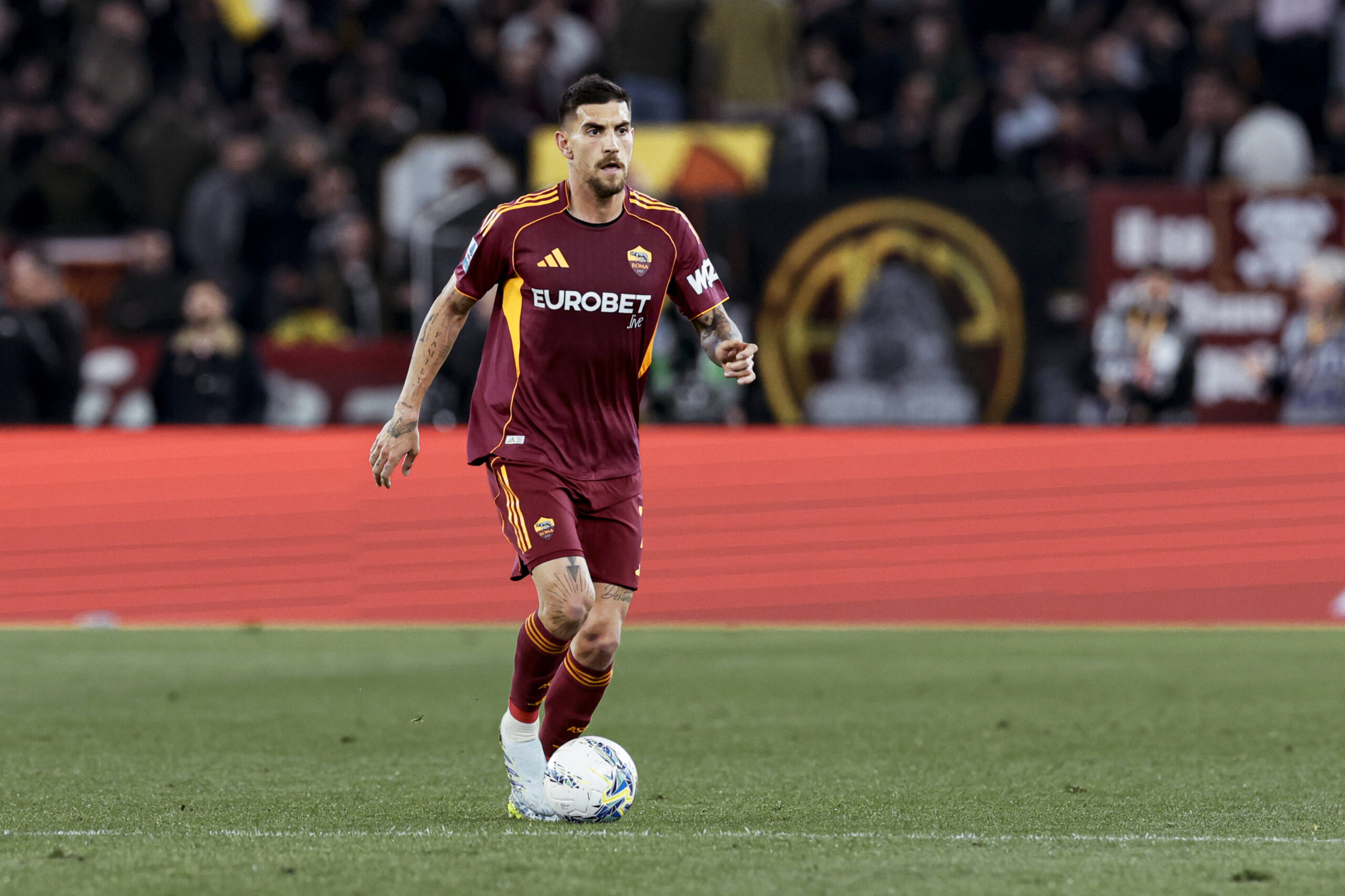 Lorenzo Pellegrini in azione con la Roma