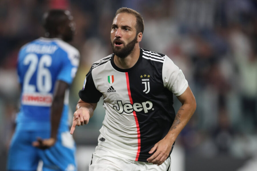 Juventus v Napoli Higuain