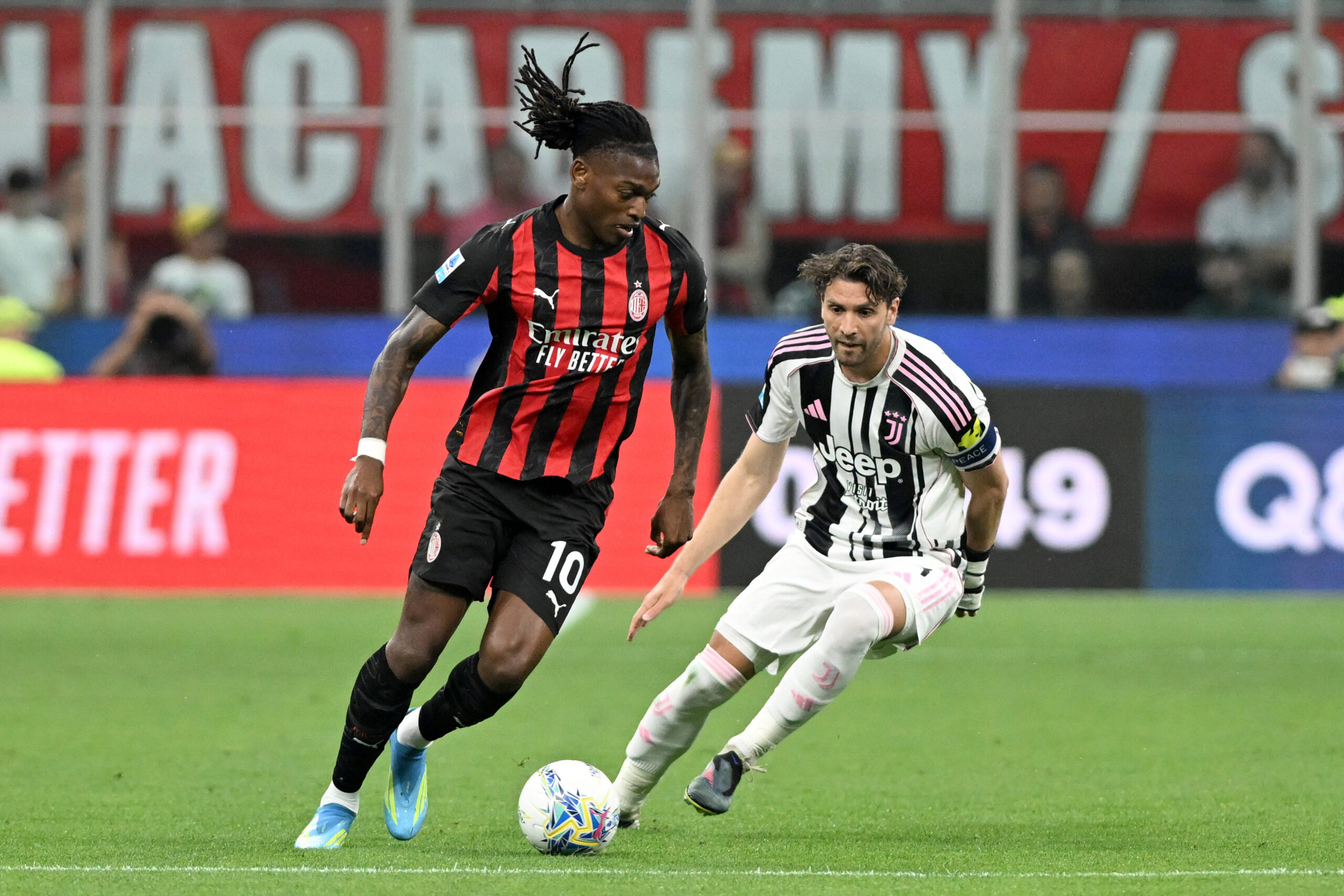 Rafa Leao in azione contro la Juventus