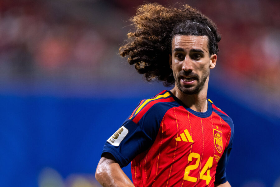 Cucurella durante una partita della Spagna