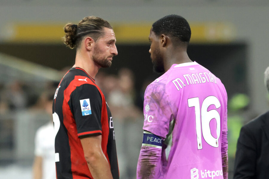 Rabiot e Maignan con la maglia del Milan