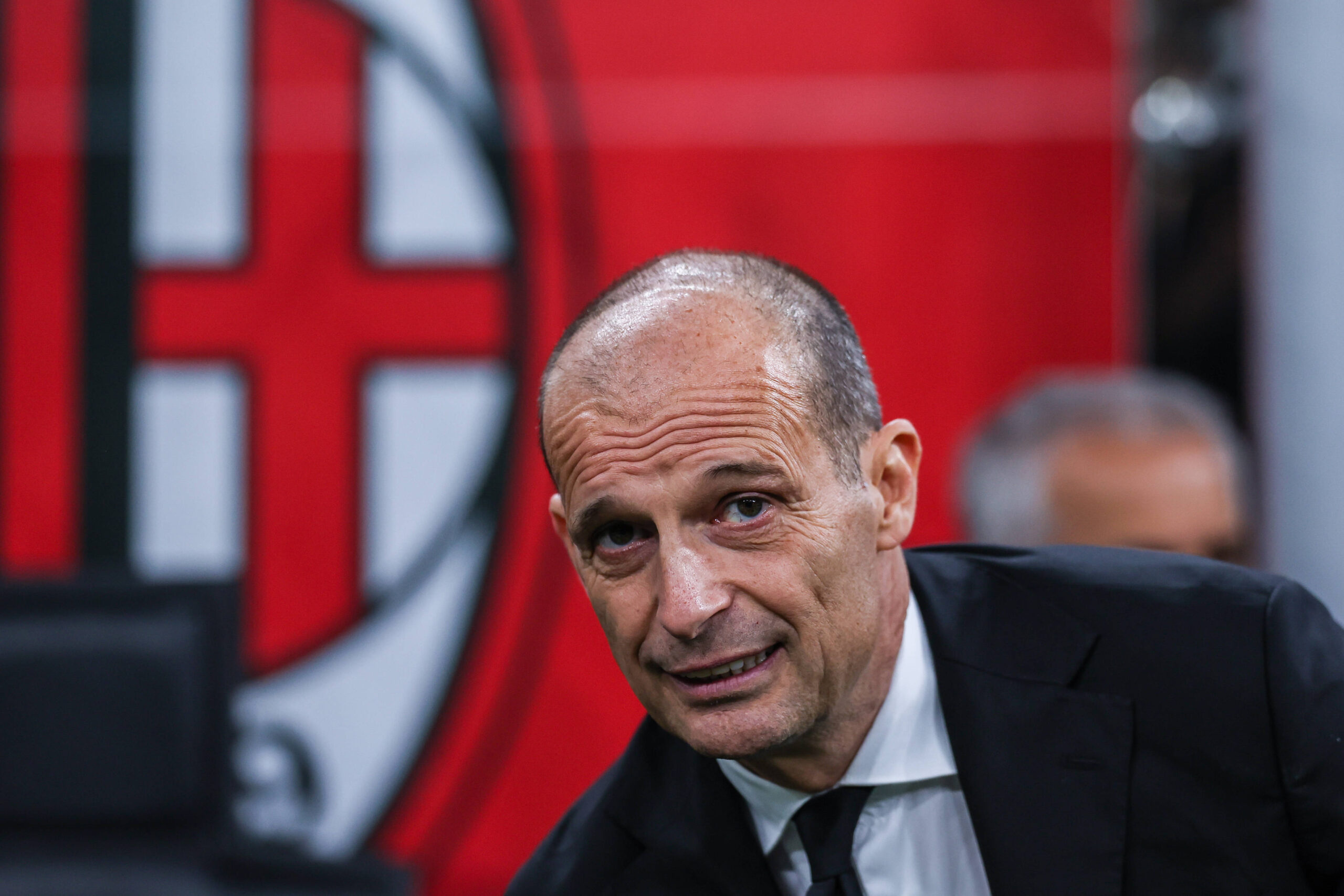 Allegri problemi con lo stipendio del Milan