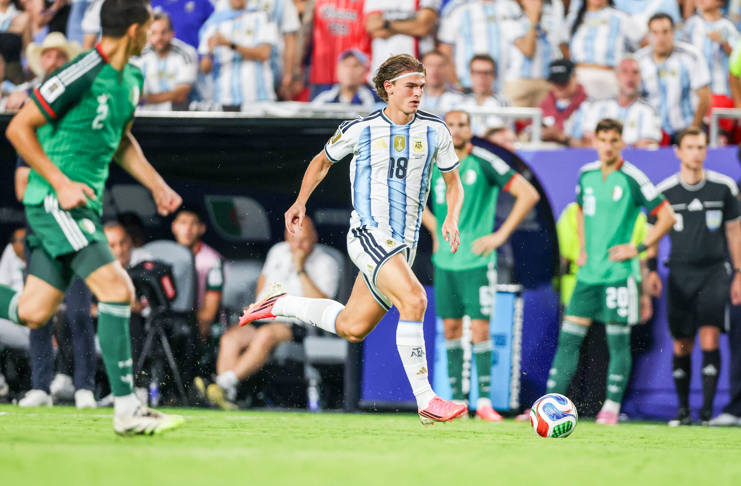 Nico Paz torna al Como, affare in chiusura
