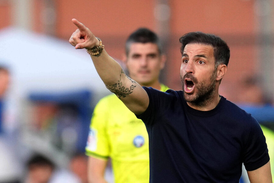 Il Como sfida Mou e il Real sul mercato