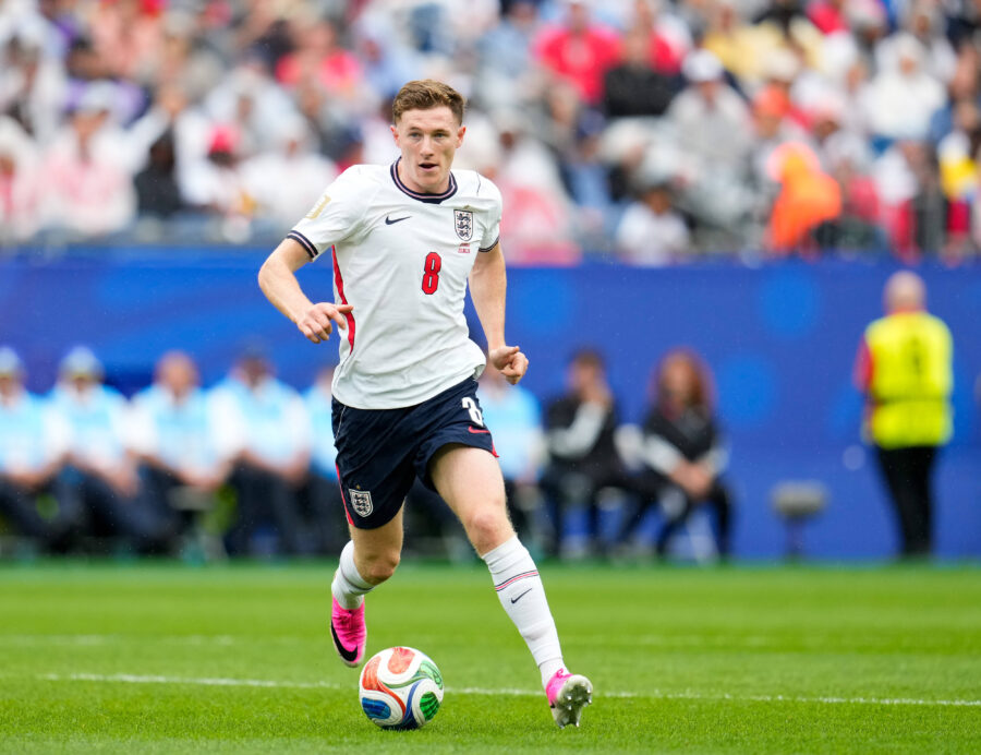 Elliot Anderson approda al Manchester City