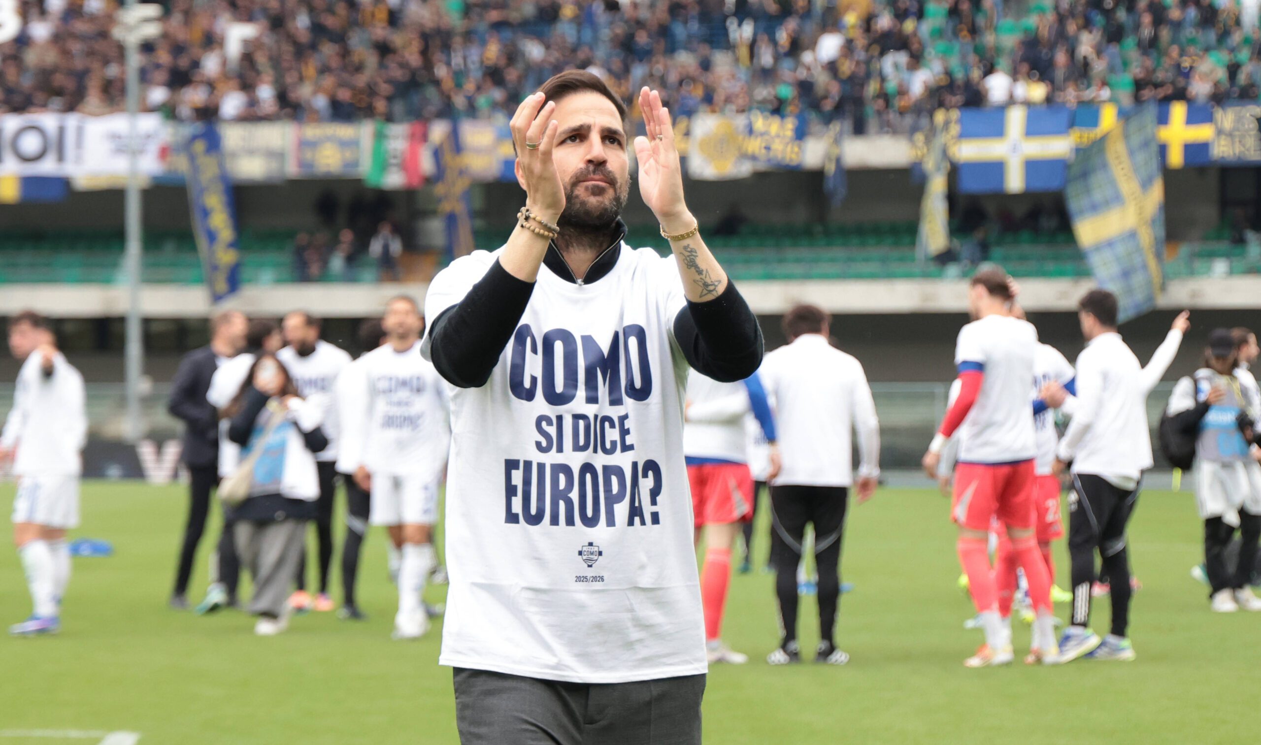 Fabregas esulta sotto la curva