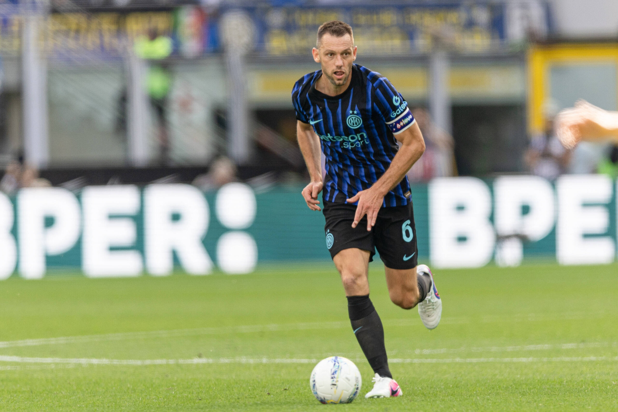 Stefan De Vrij lascia l'Inter