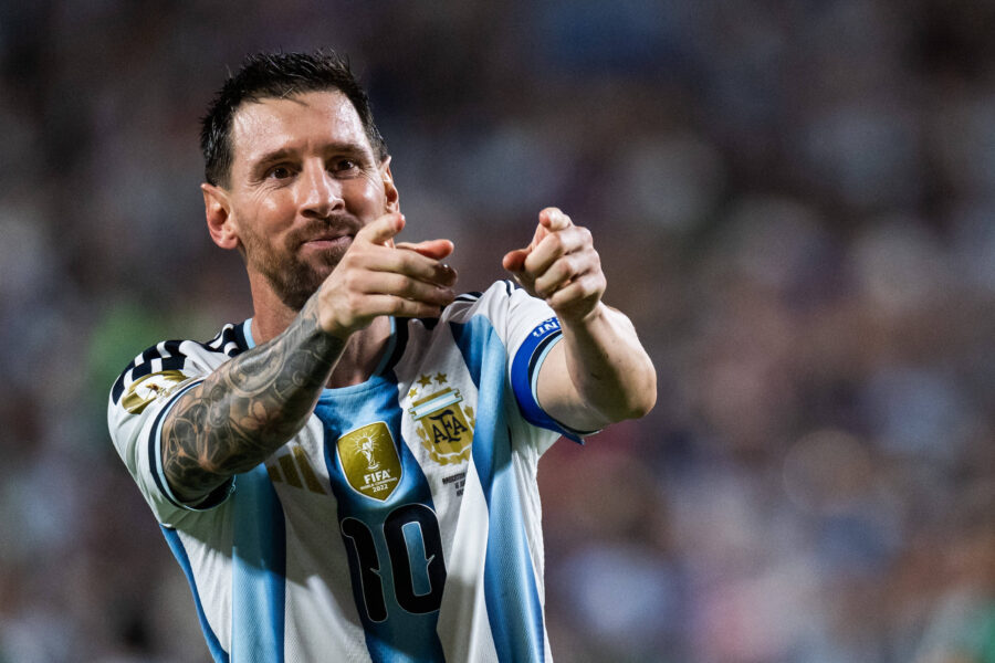 messi con la maglia dell'argentina contro l'algeria