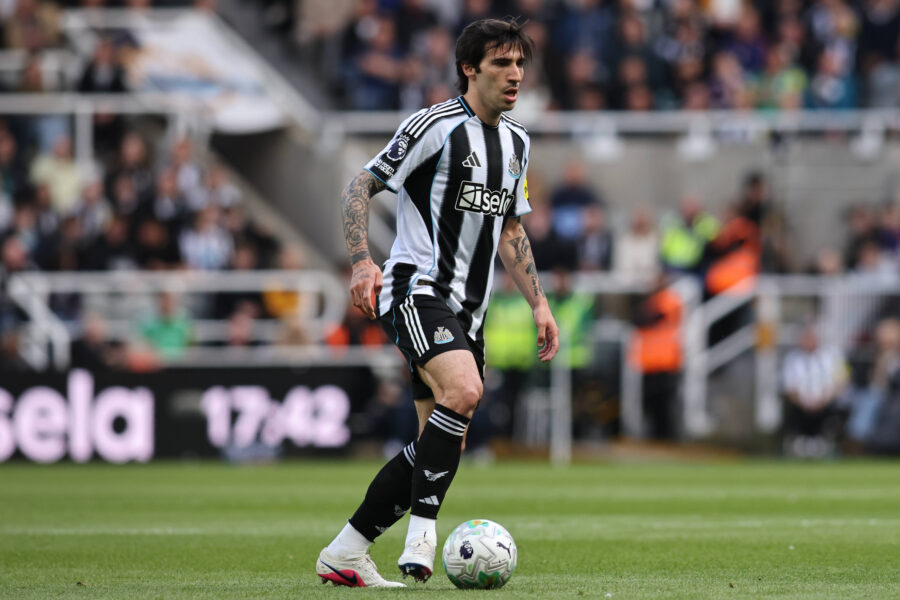 Tonali in azione con il Newcastle