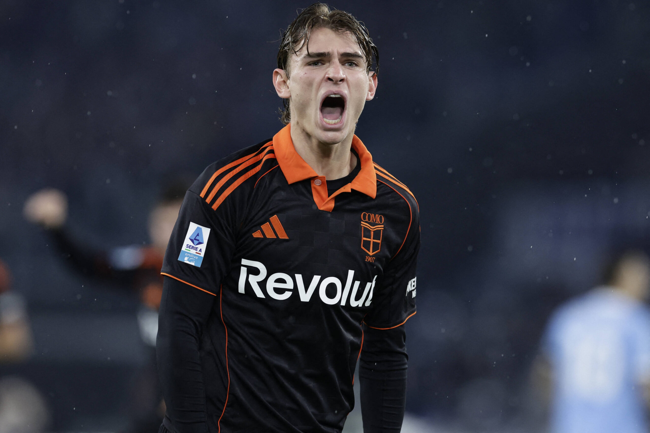 Nico Paz resta un altro anno a Como