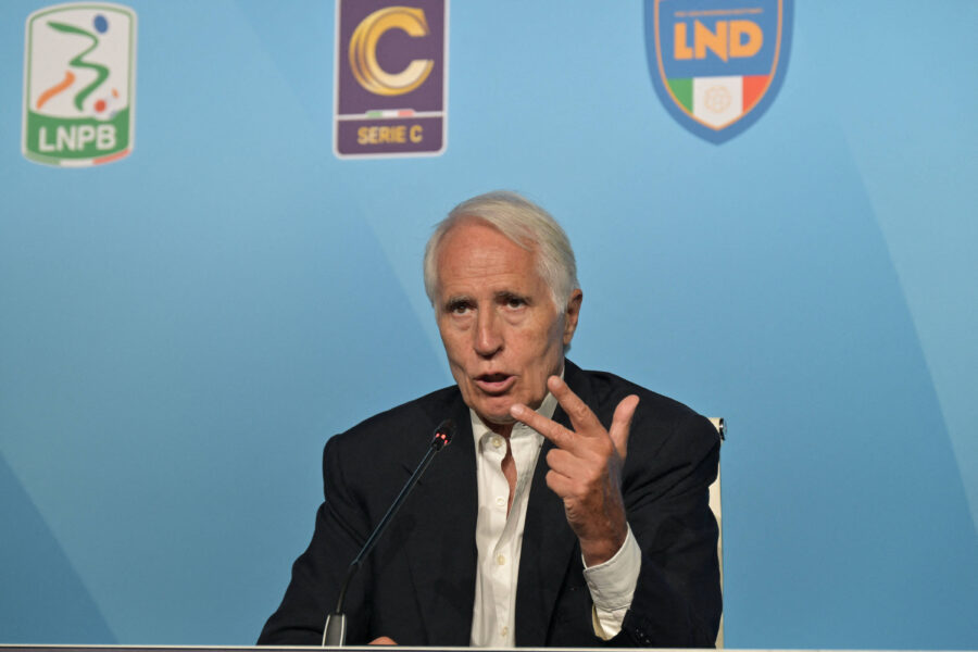 Il presidente Figc Malagò vuole Conte sulla panchina dell'Italia