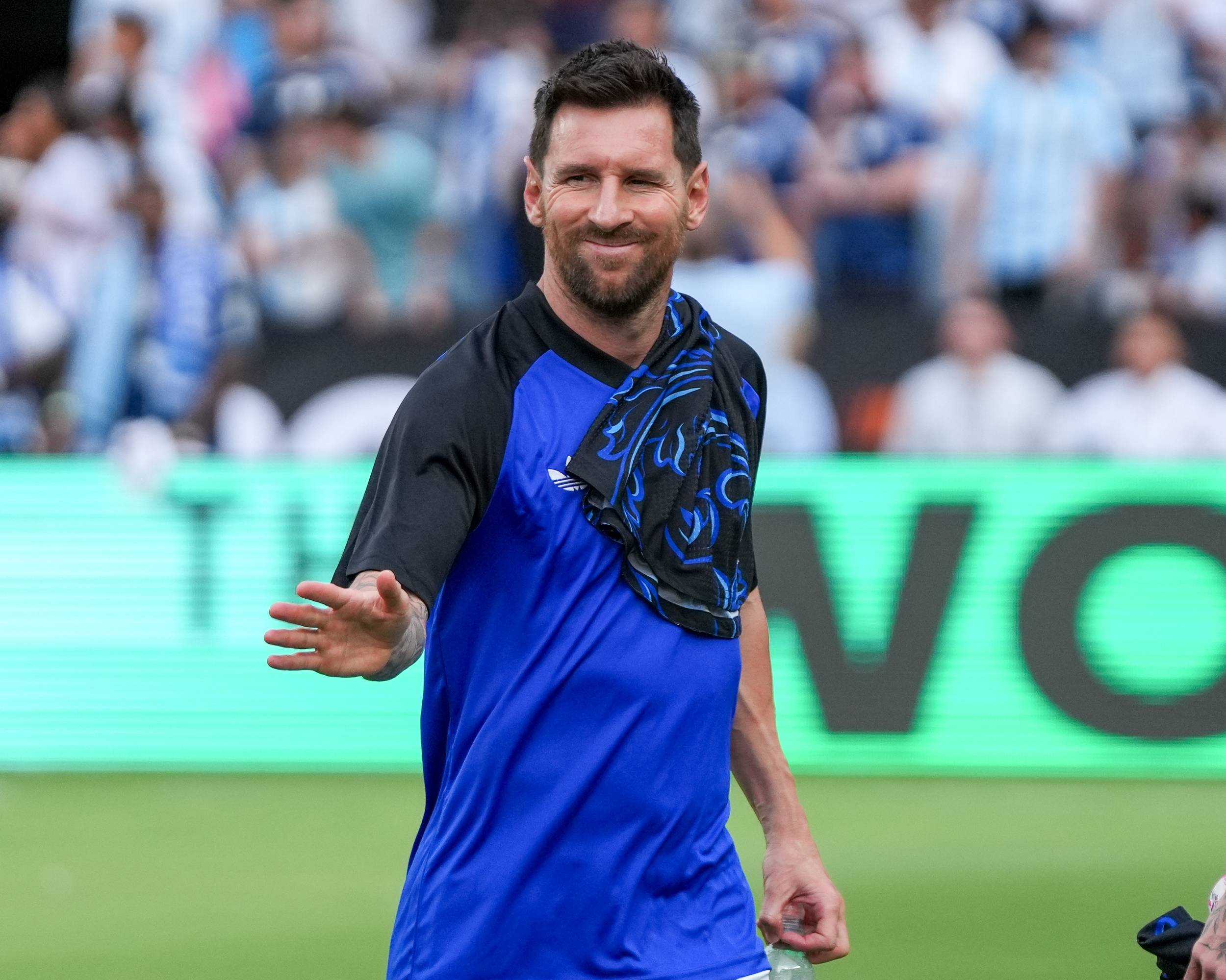 Lionel Messi in gol contro l'Islanda