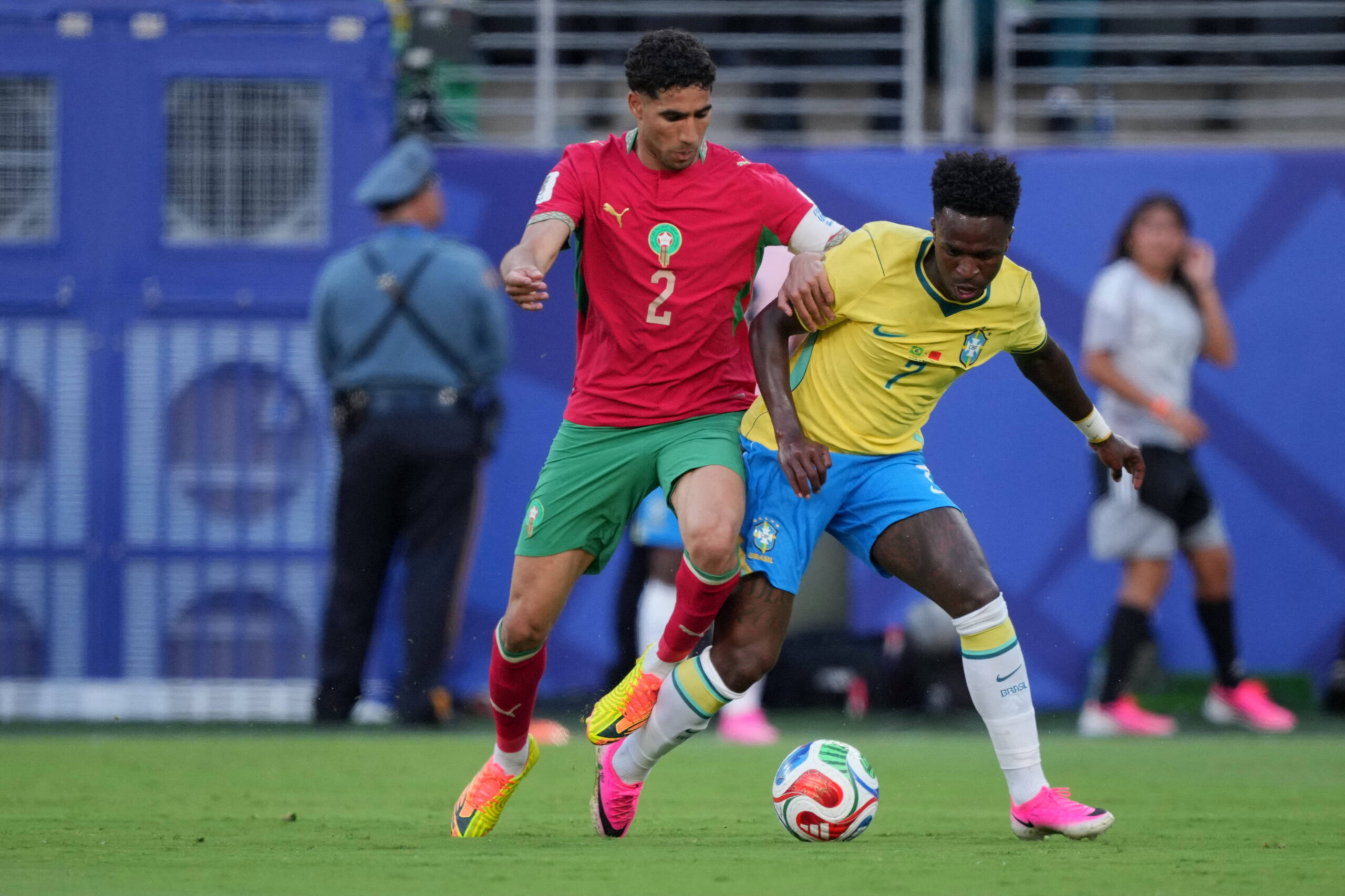 Hakimi e Vinicius in Marocco-Brasile