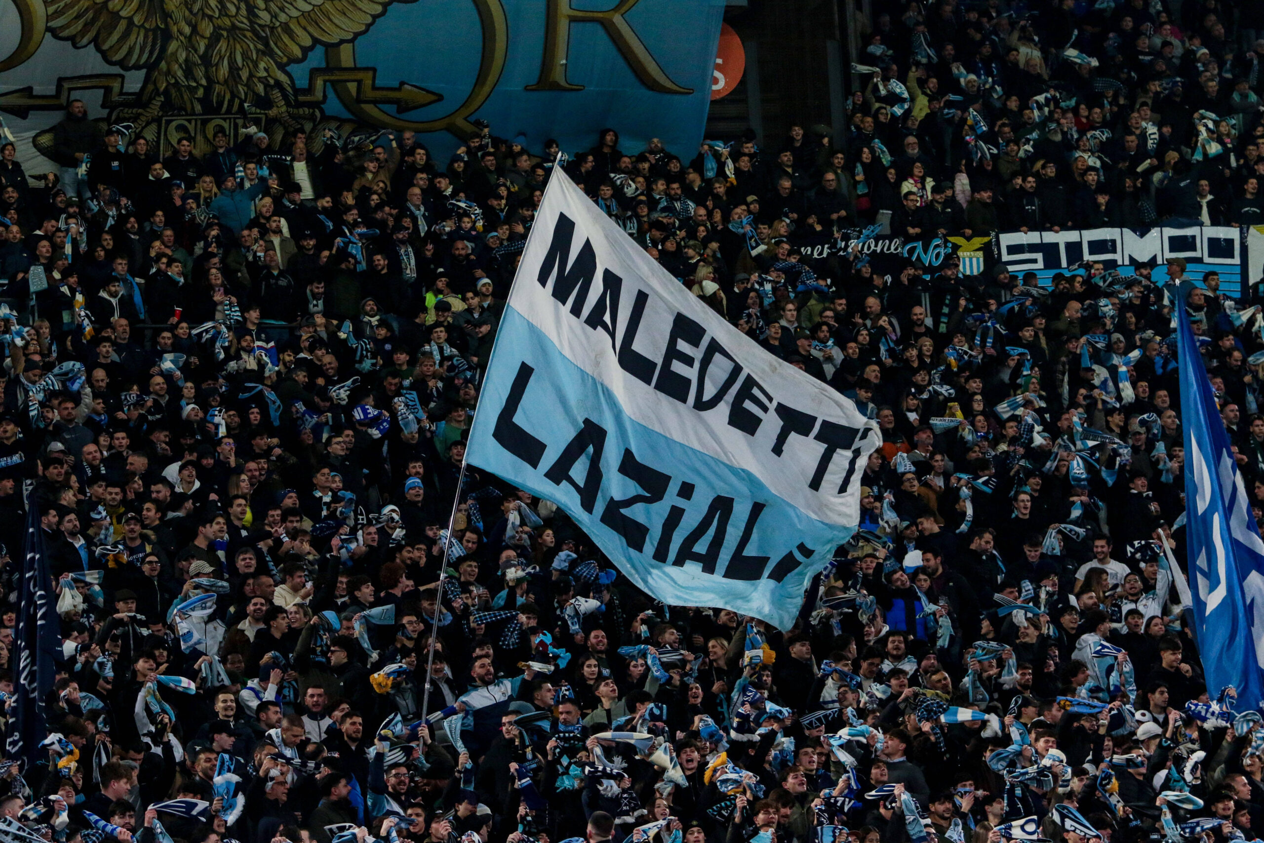Risposta del tifo organizzato della Lazio a Lotito