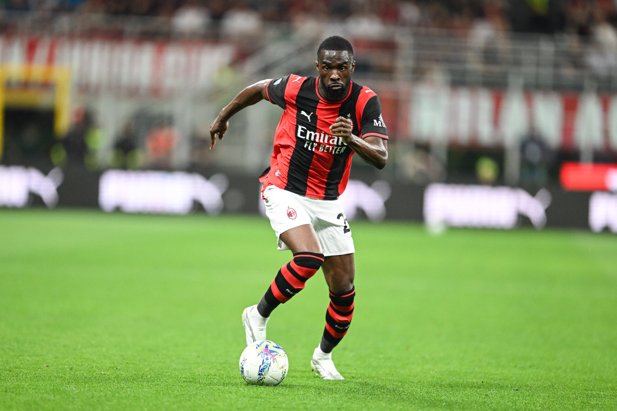 Tomori durante Milan-Cagliari